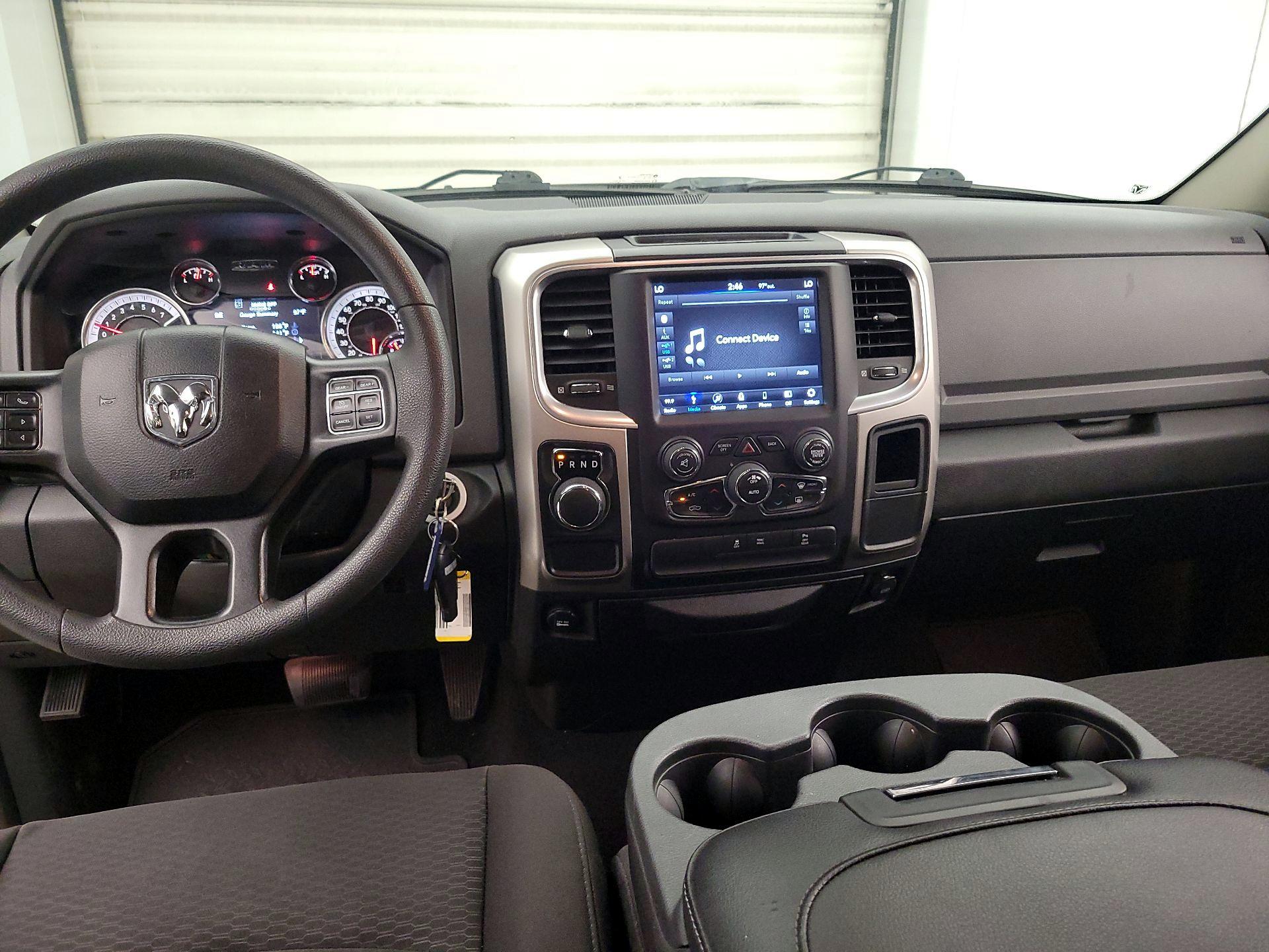 Thumbnail: 2019 RAM 1500 Classic - 9
