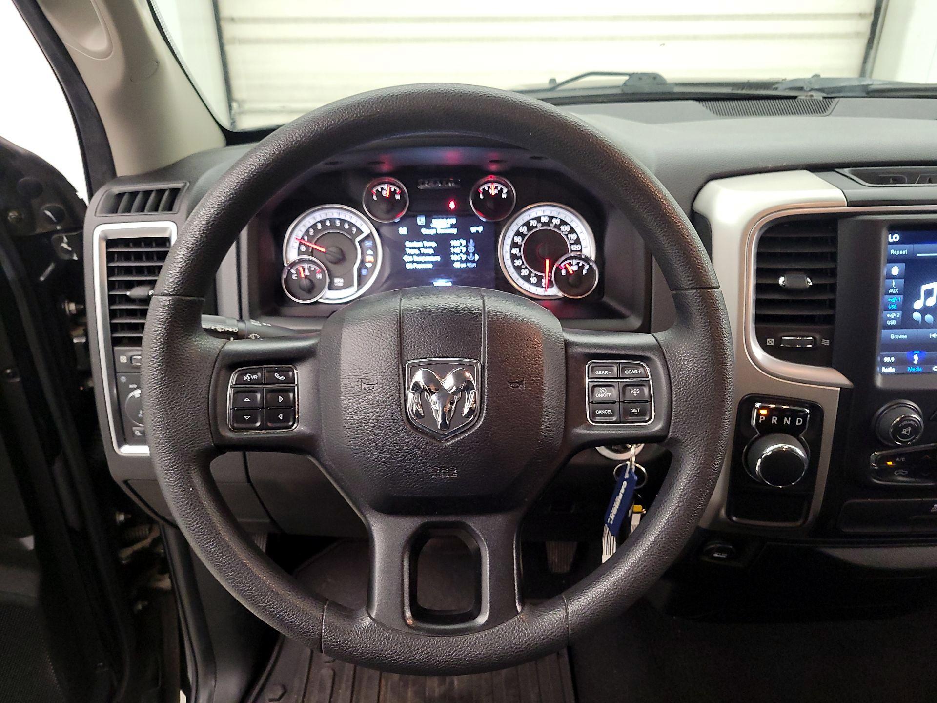 Thumbnail: 2019 RAM 1500 Classic - 10