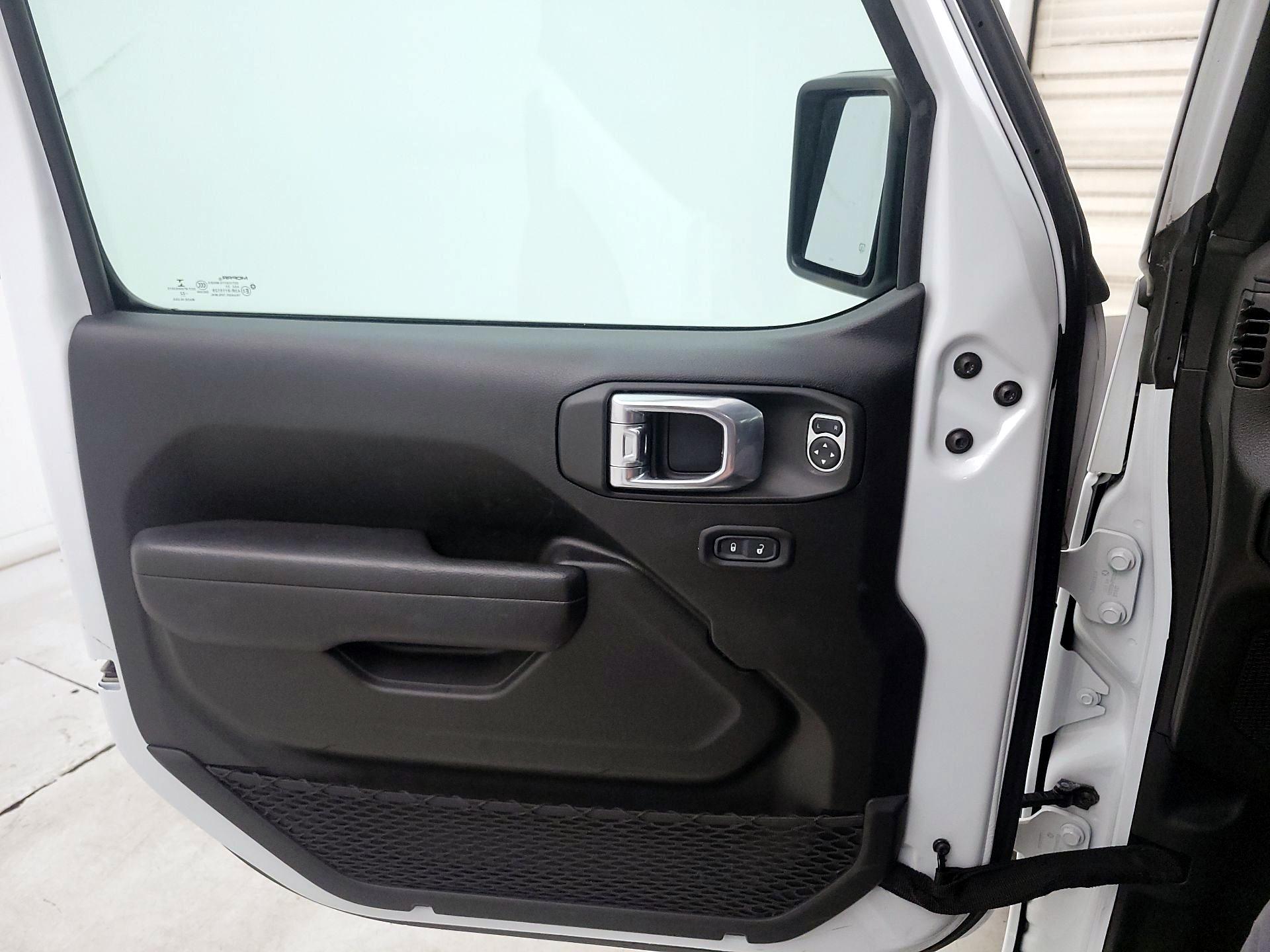 Thumbnail: 2022 Jeep Wrangler - 10