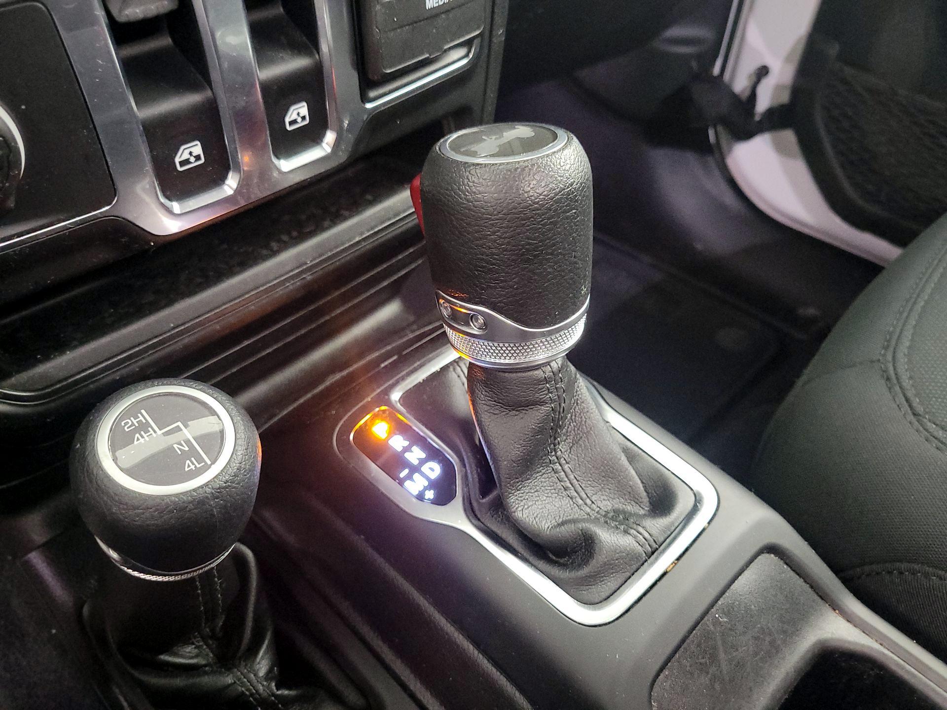 Thumbnail: 2022 Jeep Wrangler - 15
