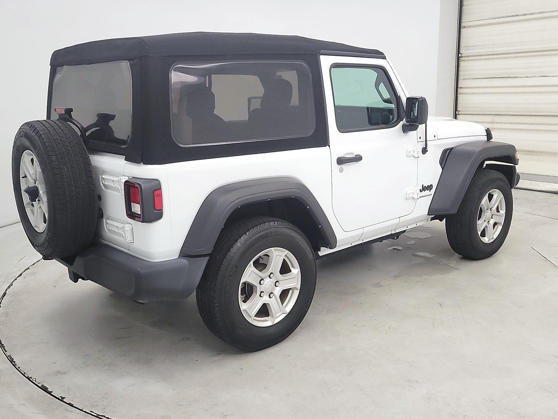 Thumbnail: 2022 Jeep Wrangler - 5