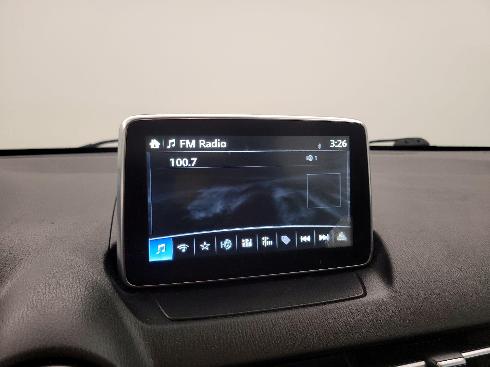 Thumbnail: 2018 Toyota Yaris iA - 15