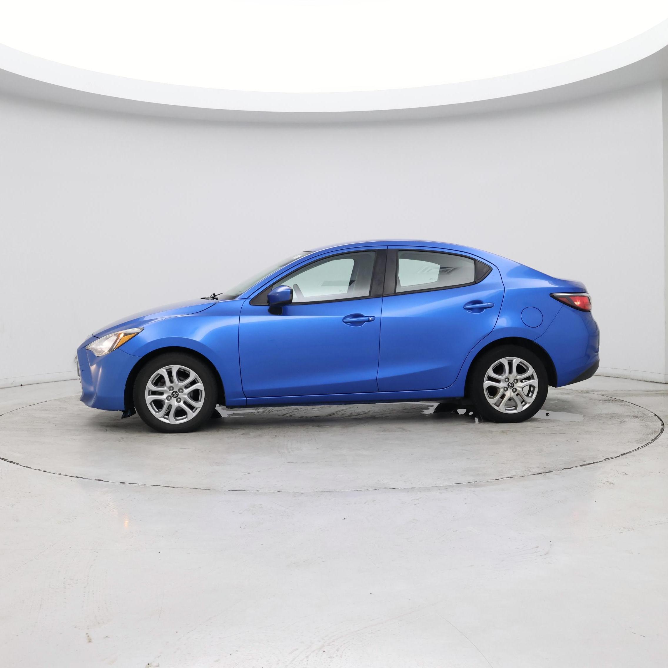 Thumbnail: 2018 Toyota Yaris iA - 2