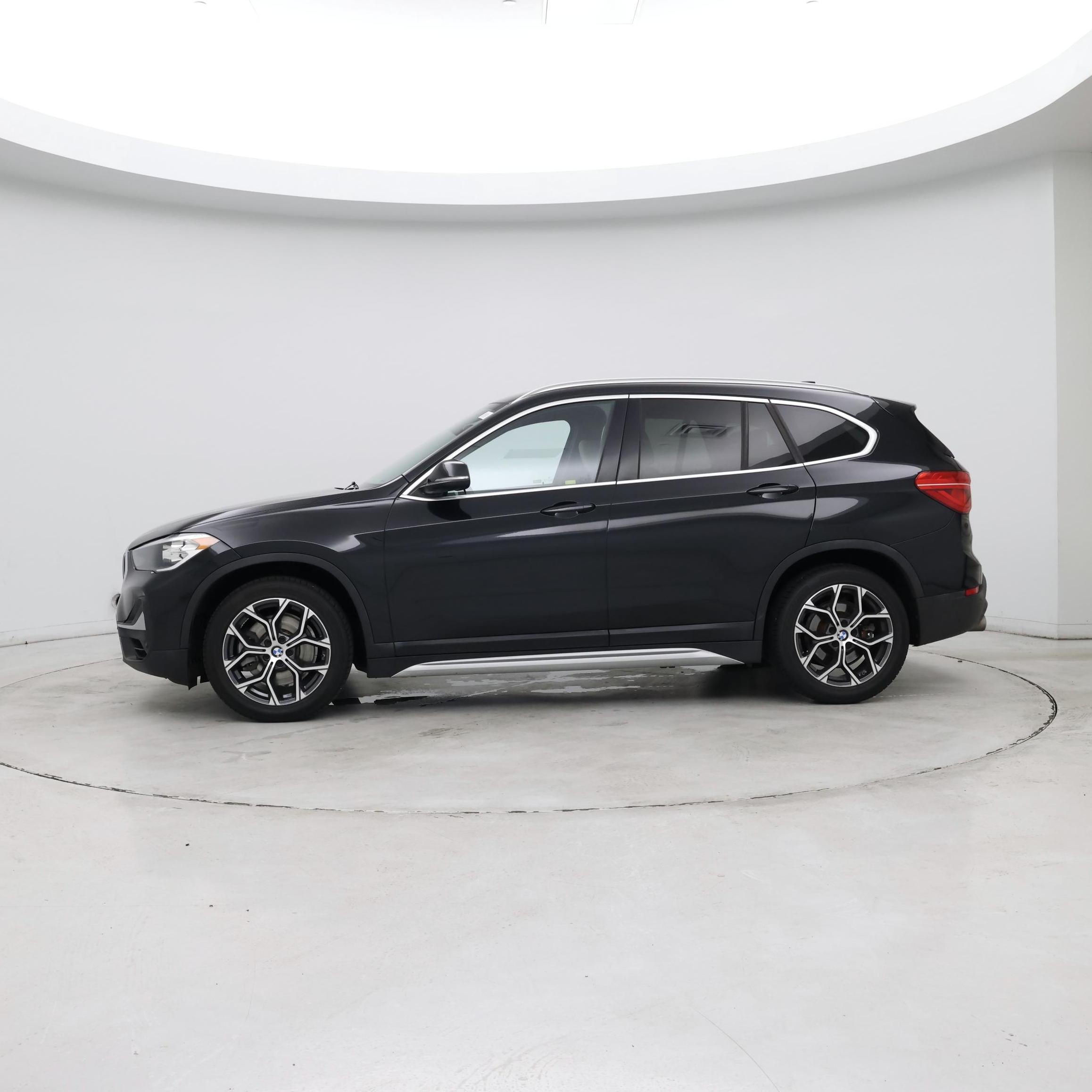 Thumbnail: 2021 BMW X1 - 2