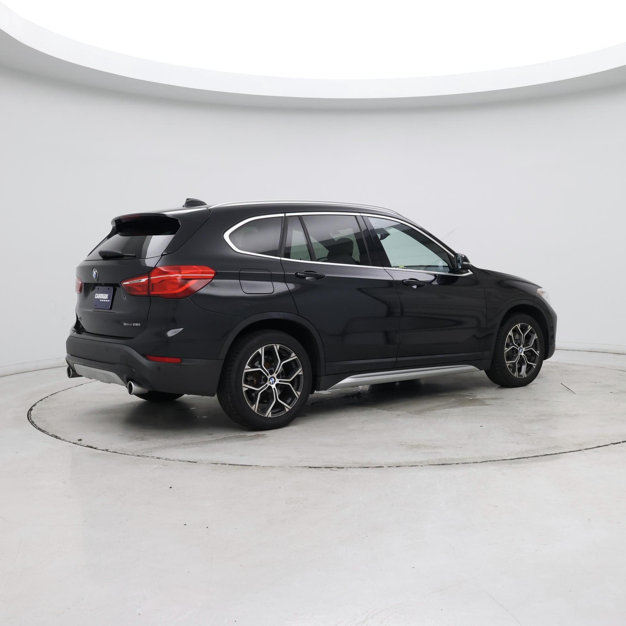 Thumbnail: 2021 BMW X1 - 6