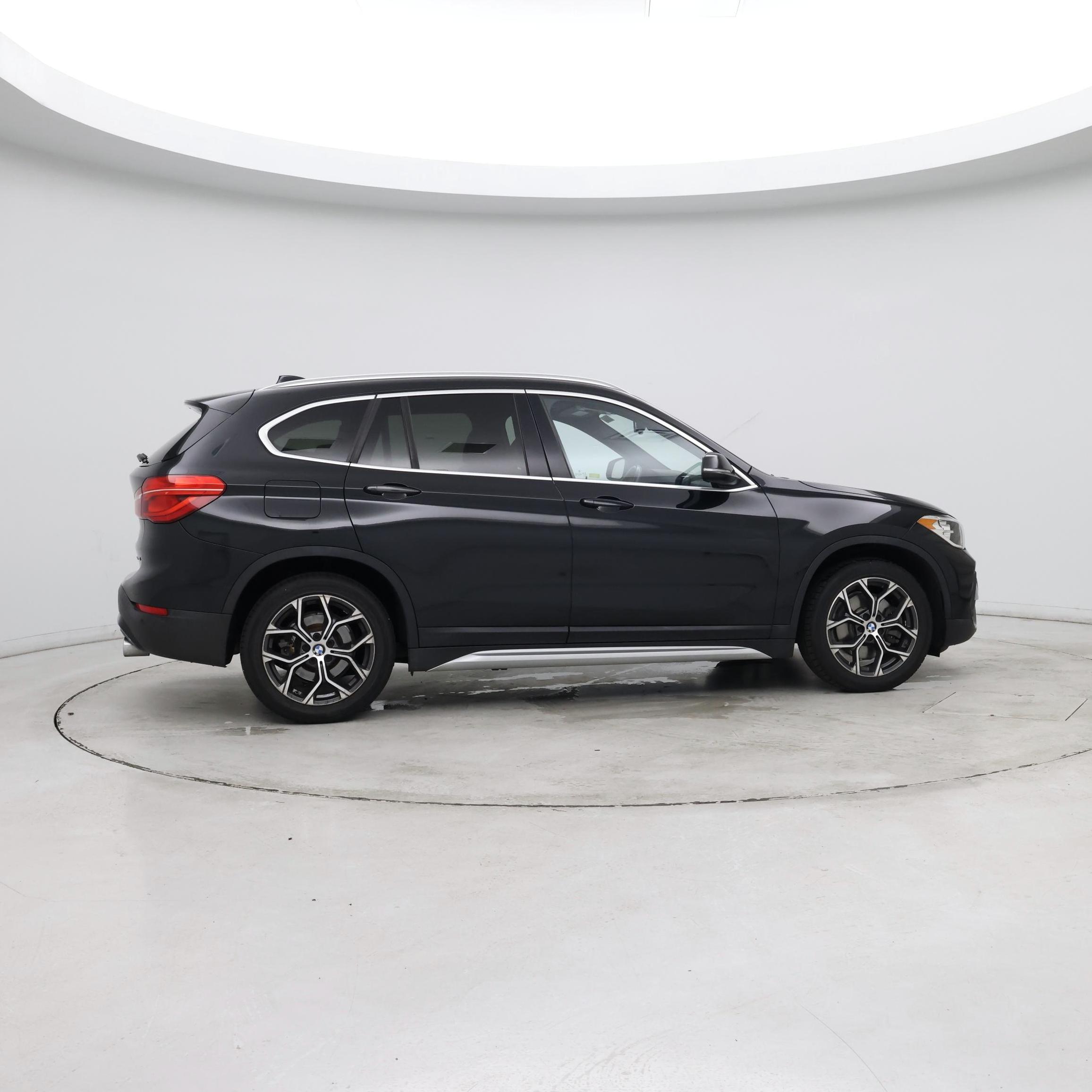 Thumbnail: 2021 BMW X1 - 8