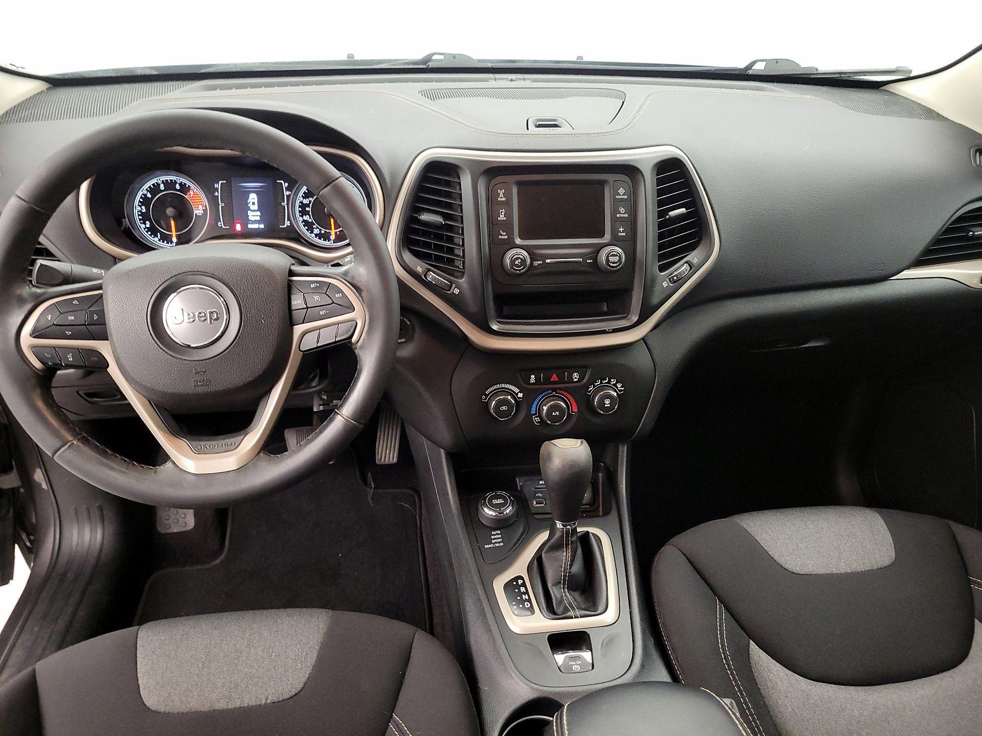 Thumbnail: 2018 Jeep Cherokee - 9