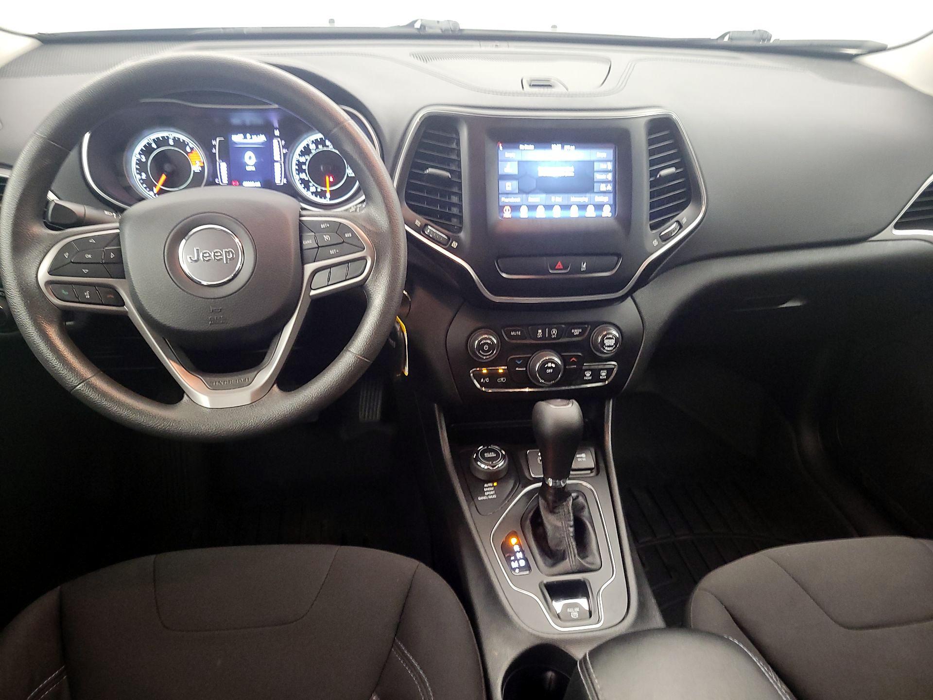 Thumbnail: 2021 Jeep Cherokee - 9