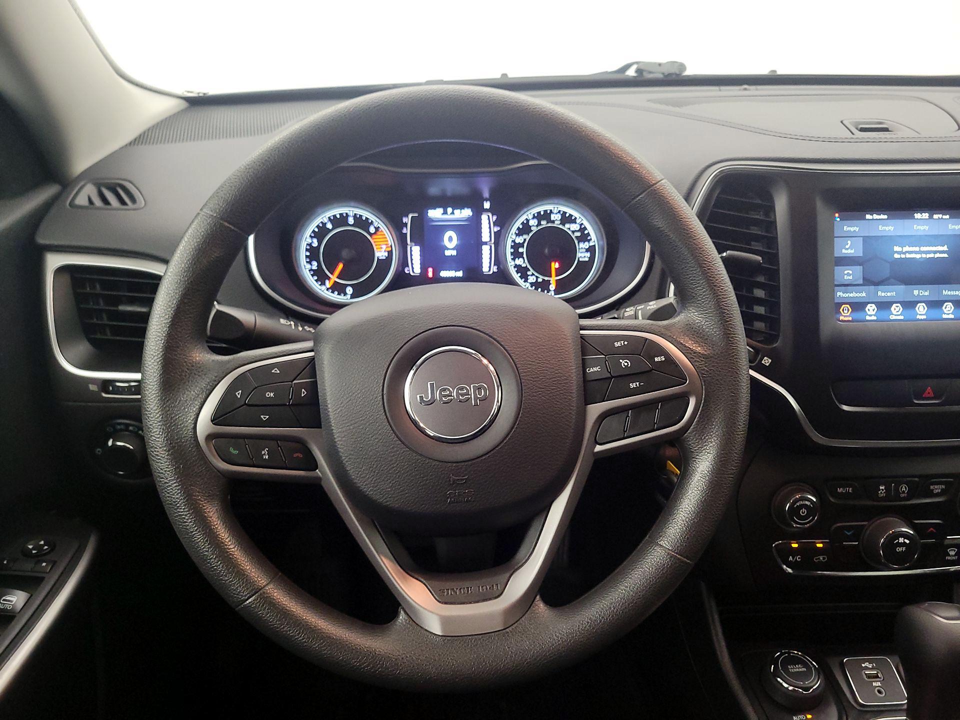 Thumbnail: 2021 Jeep Cherokee - 10