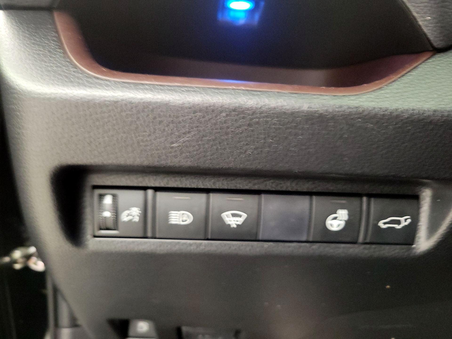 Thumbnail: 2020 Toyota RAV4 - 13
