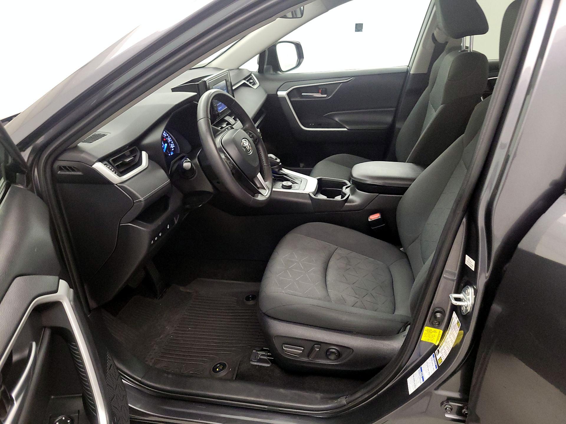 Thumbnail: 2021 Toyota RAV4 - 11