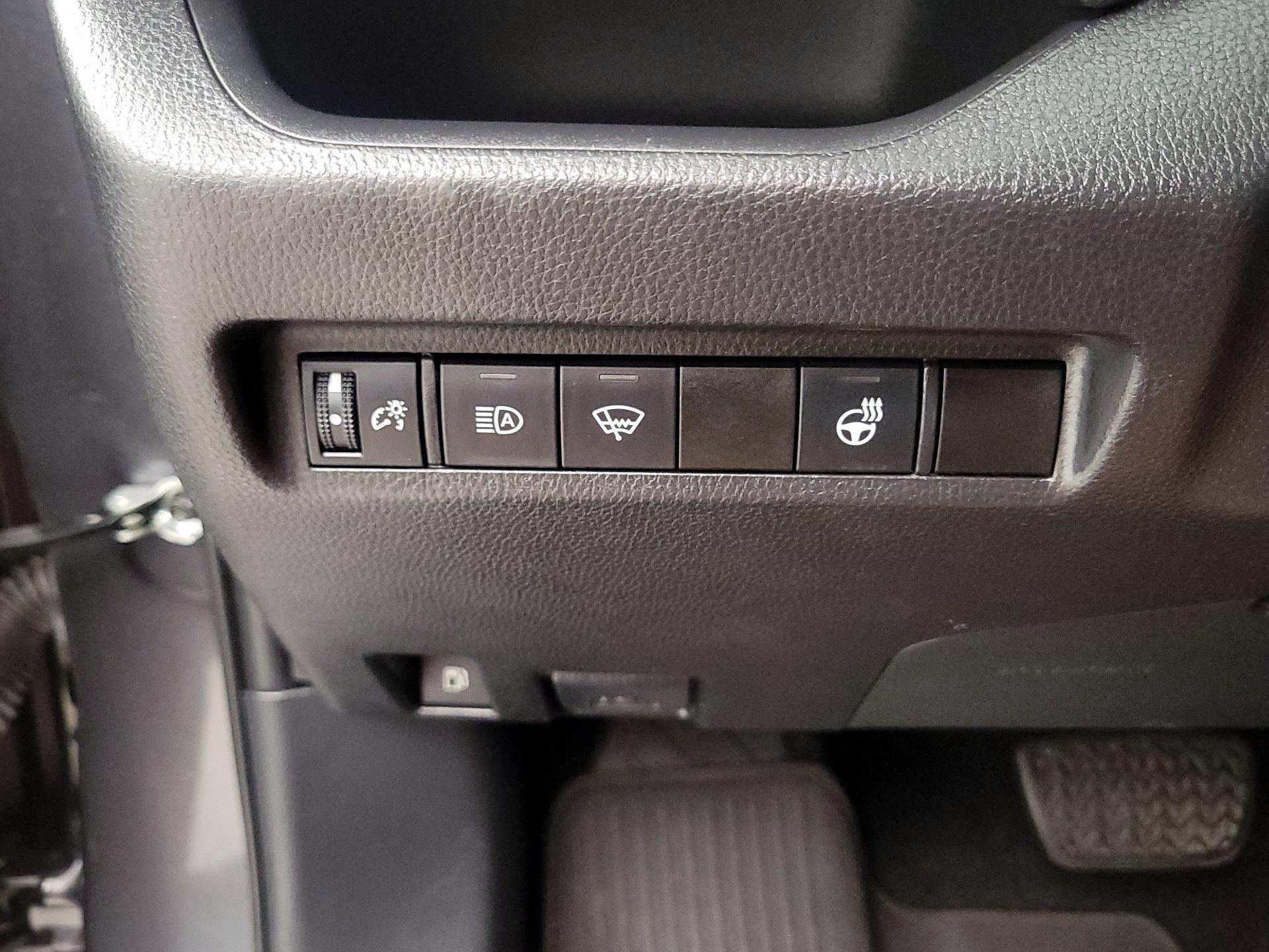 Thumbnail: 2021 Toyota RAV4 - 13