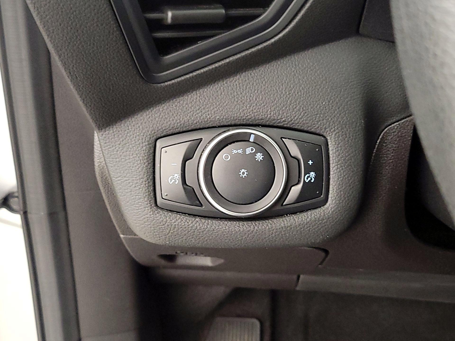 Thumbnail: 2015 Ford Escape - 11