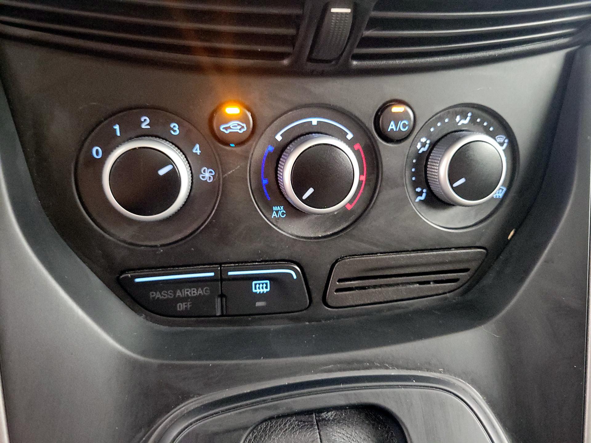 Thumbnail: 2014 Ford Escape - 16