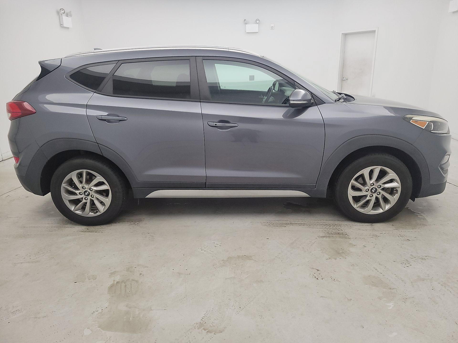 Thumbnail: 2017 Hyundai Tucson - 4