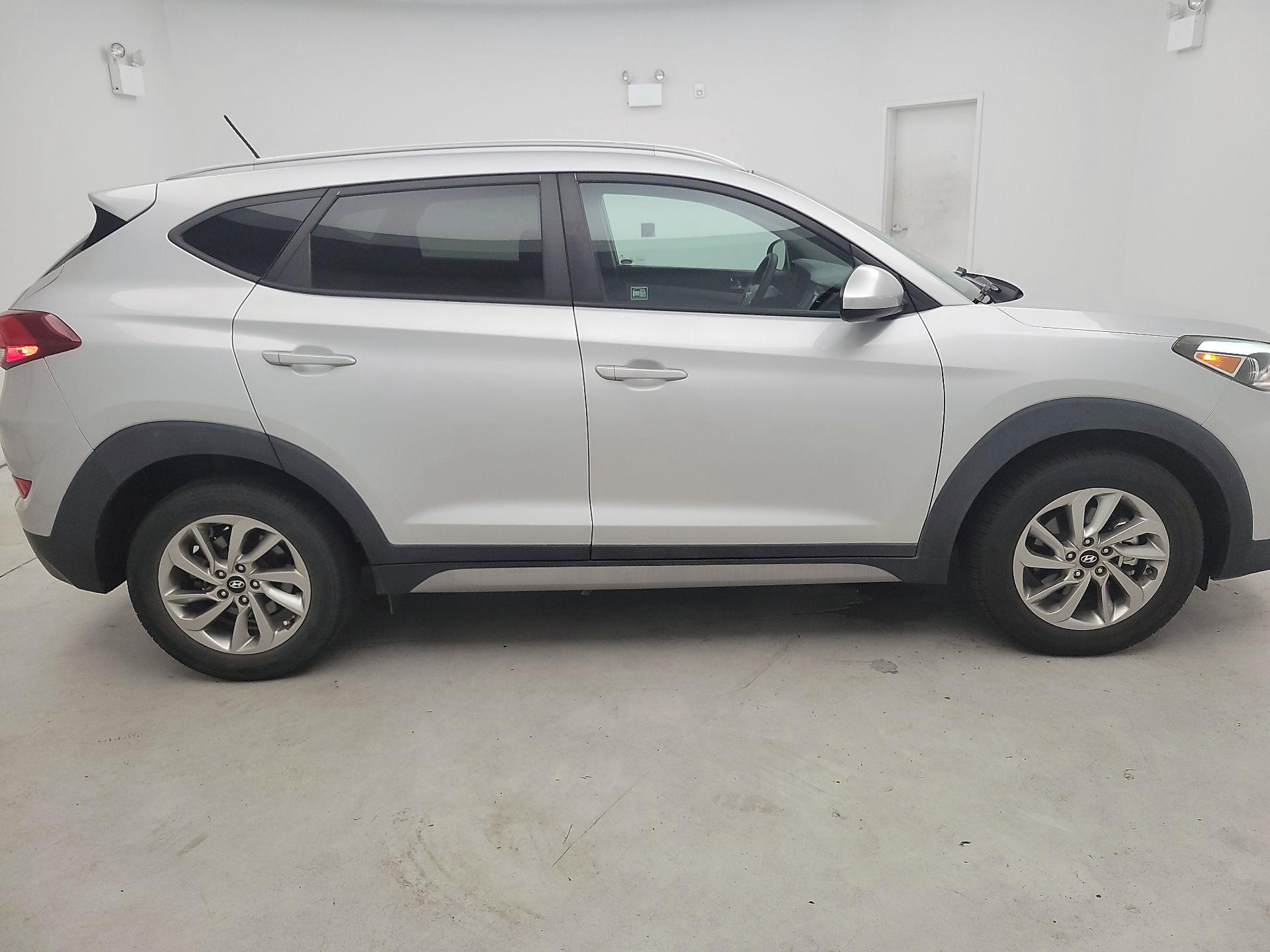 Thumbnail: 2017 Hyundai Tucson - 4