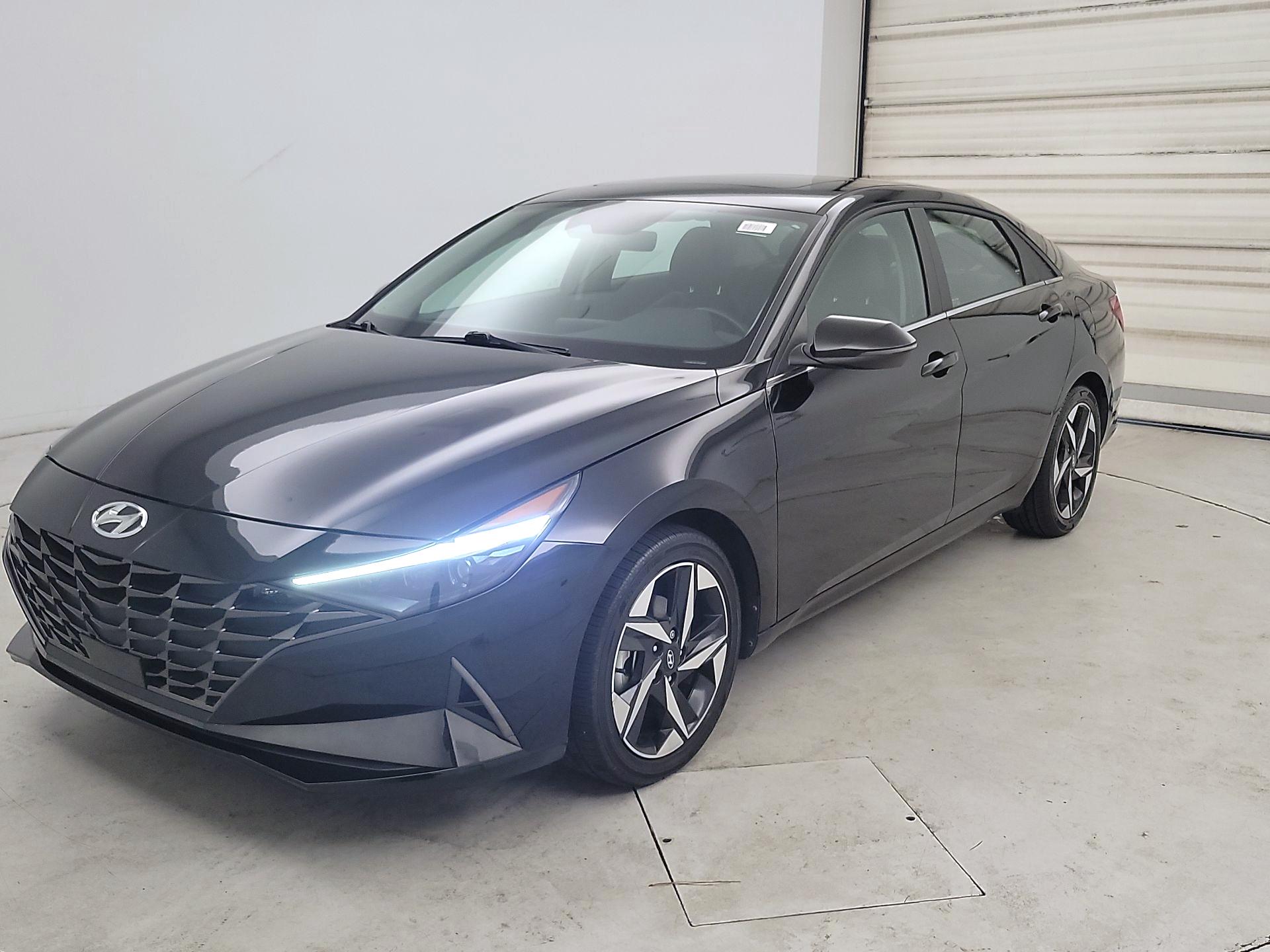 Thumbnail: 2023 Hyundai Elantra - 3