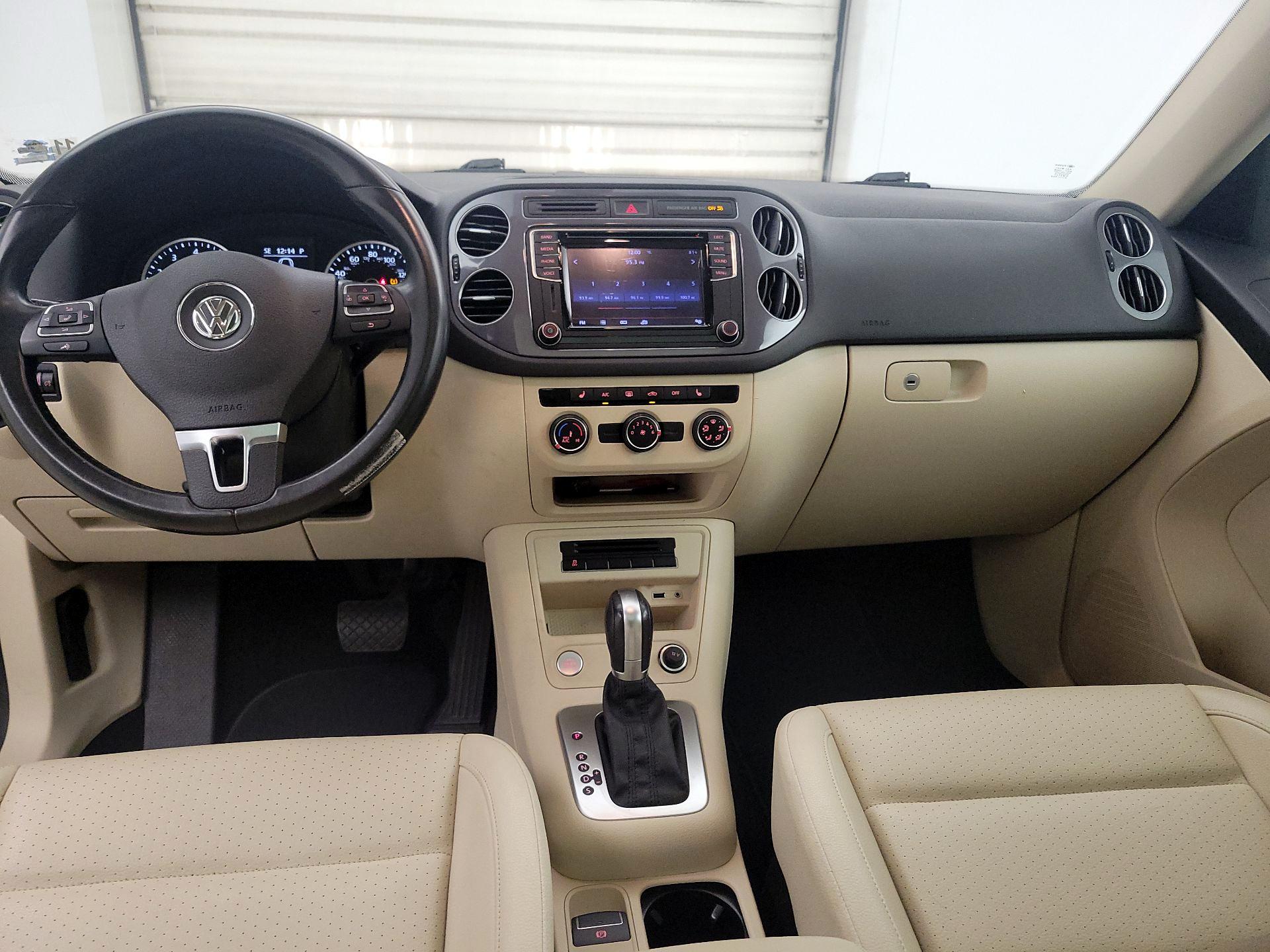 Thumbnail: 2017 Volkswagen Tiguan - 9