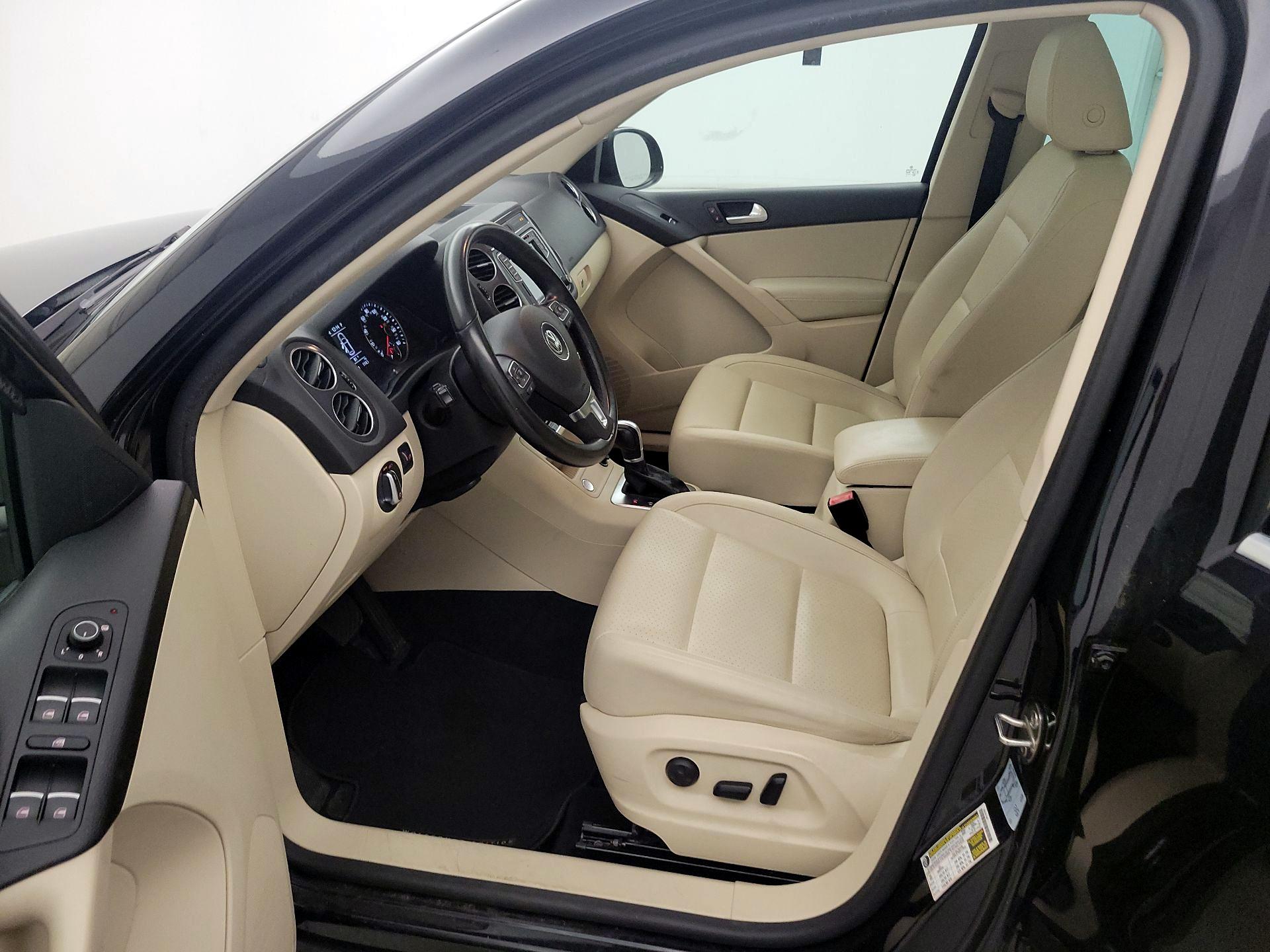 Thumbnail: 2017 Volkswagen Tiguan - 11