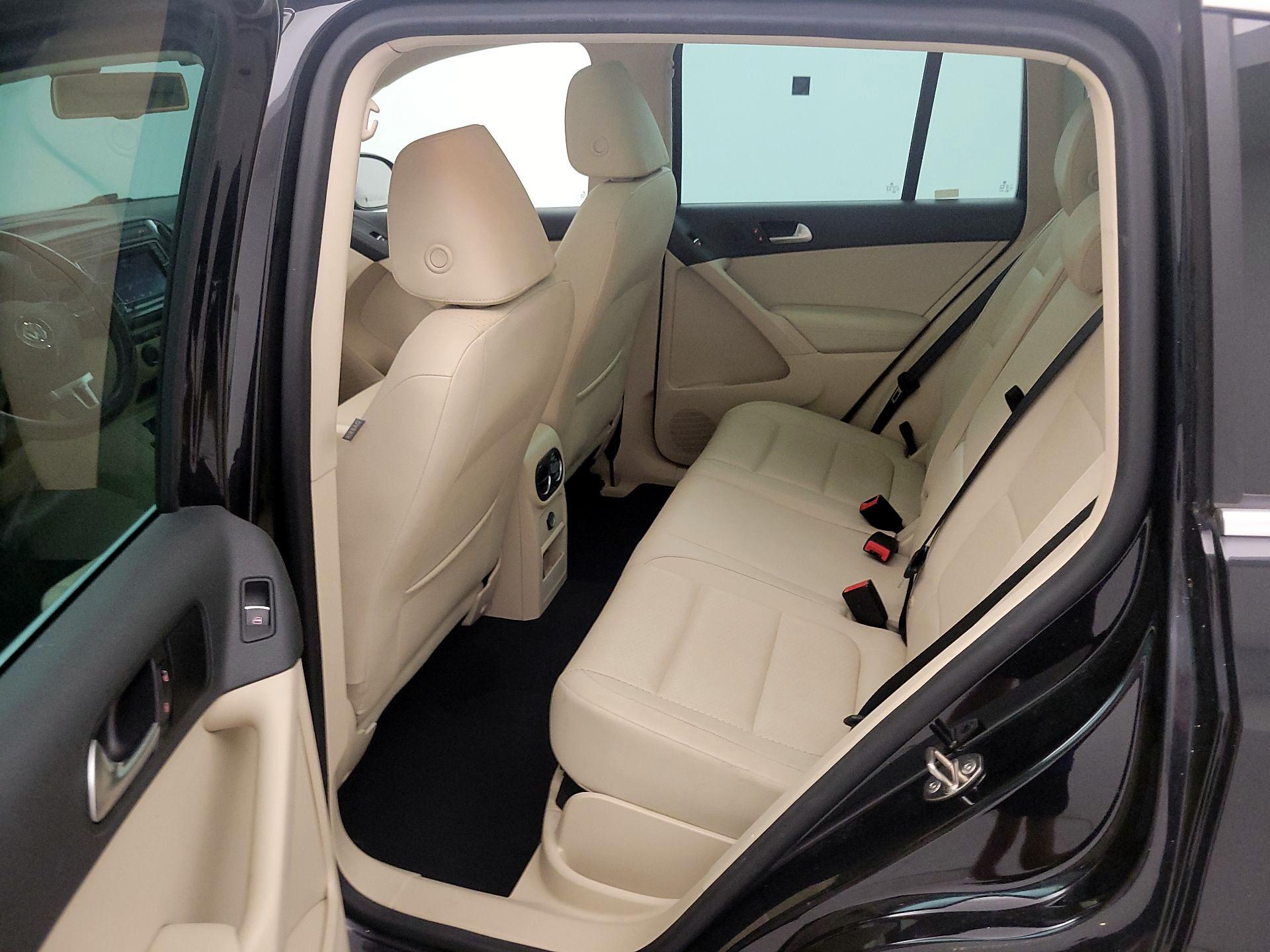 Thumbnail: 2017 Volkswagen Tiguan - 20