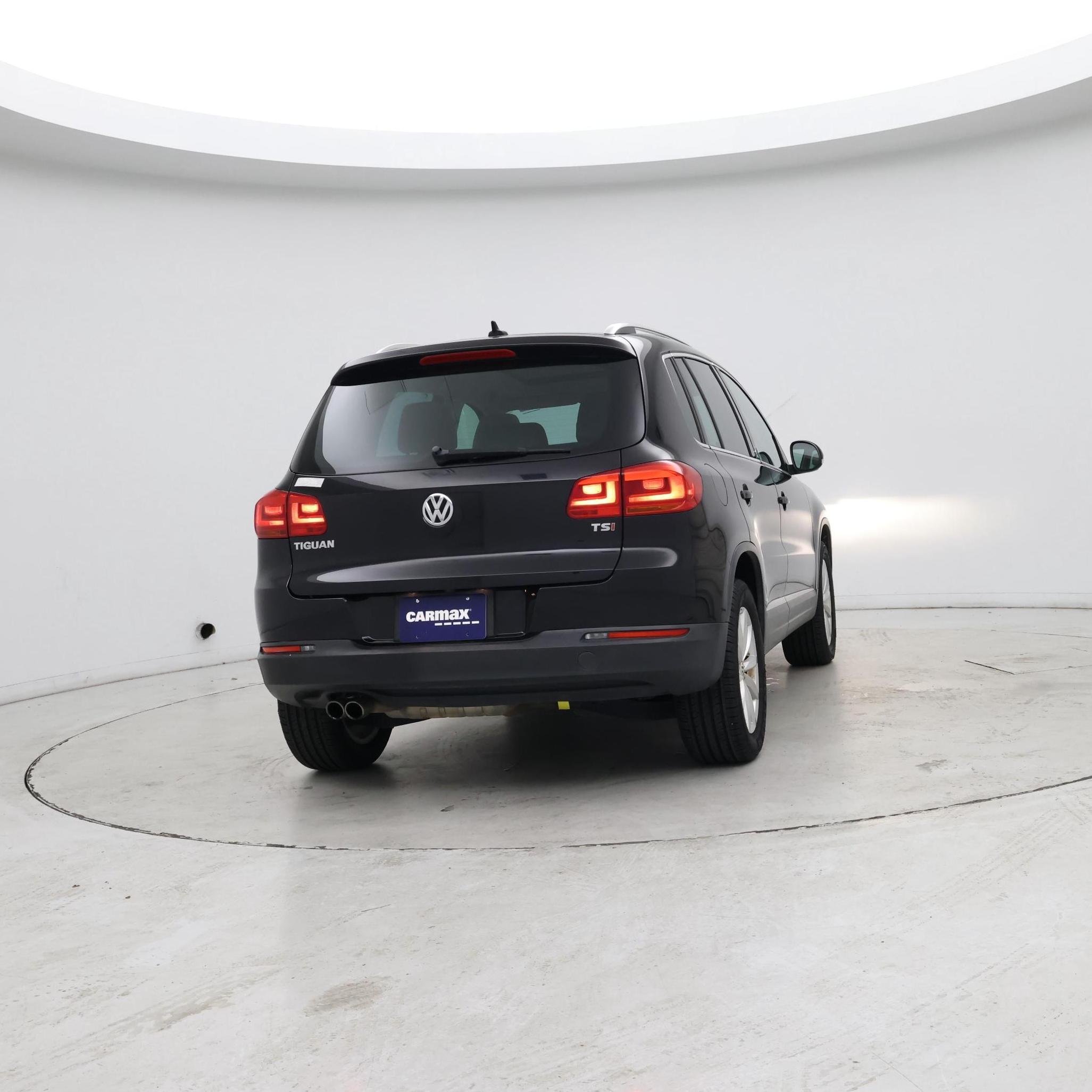 Thumbnail: 2017 Volkswagen Tiguan - 8