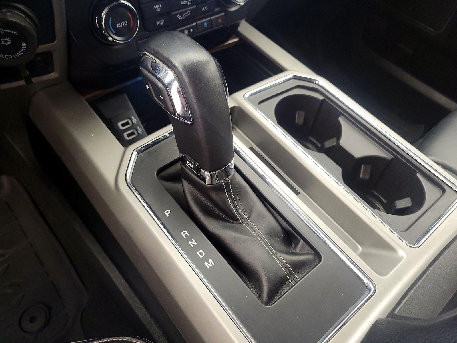 2019 Ford F-150 Lariat - Photo 16