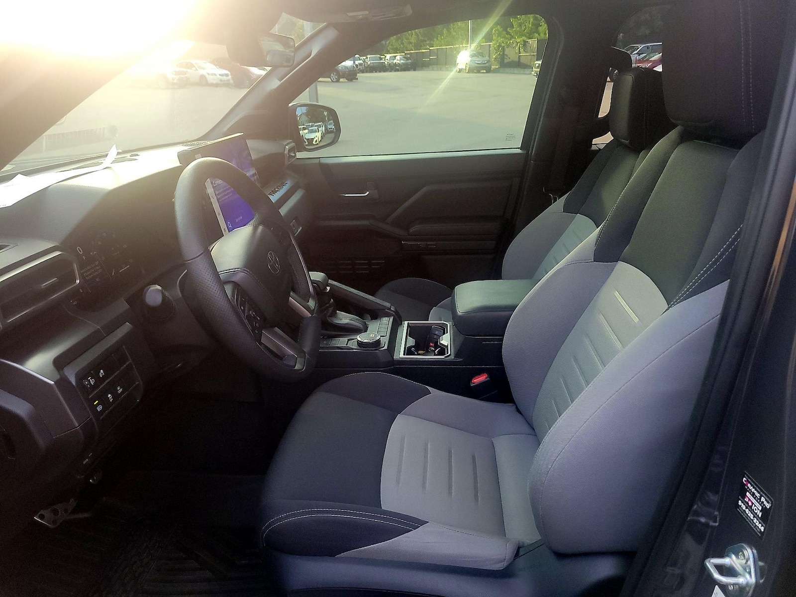 2025 Toyota Tacoma TRD Sport - Photo 10