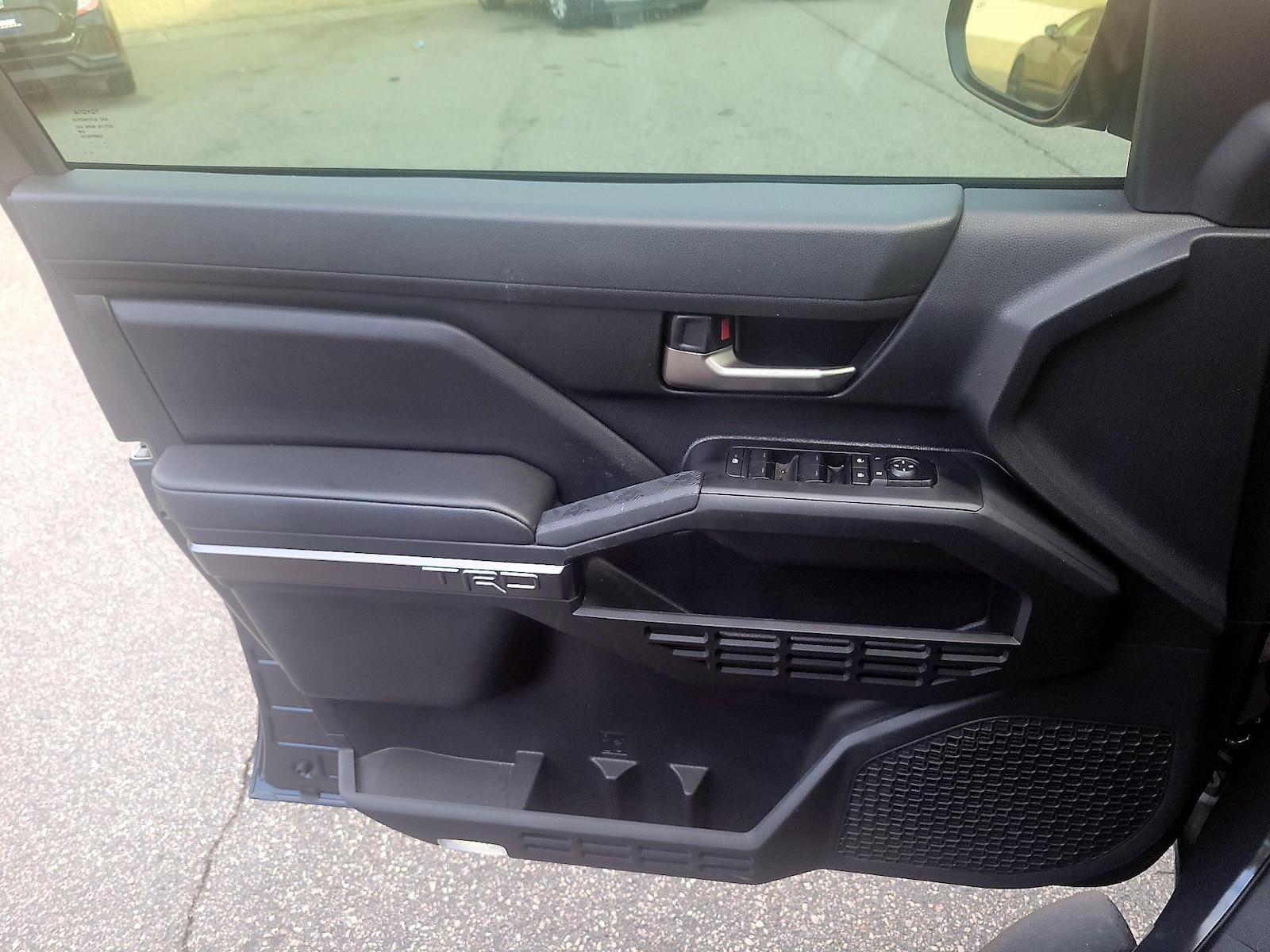 2025 Toyota Tacoma TRD Sport - Photo 11