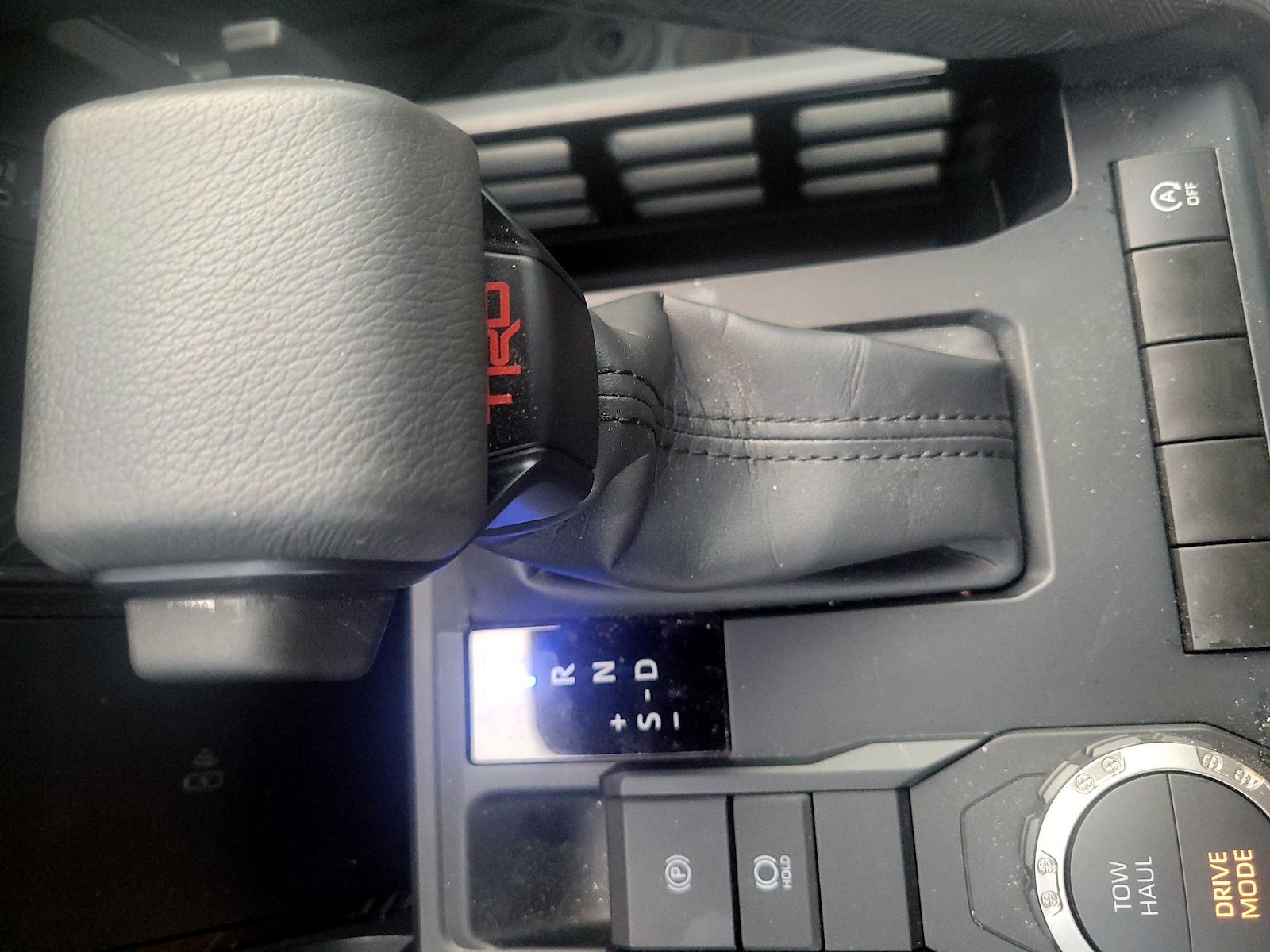 2025 Toyota Tacoma TRD Sport - Photo 17