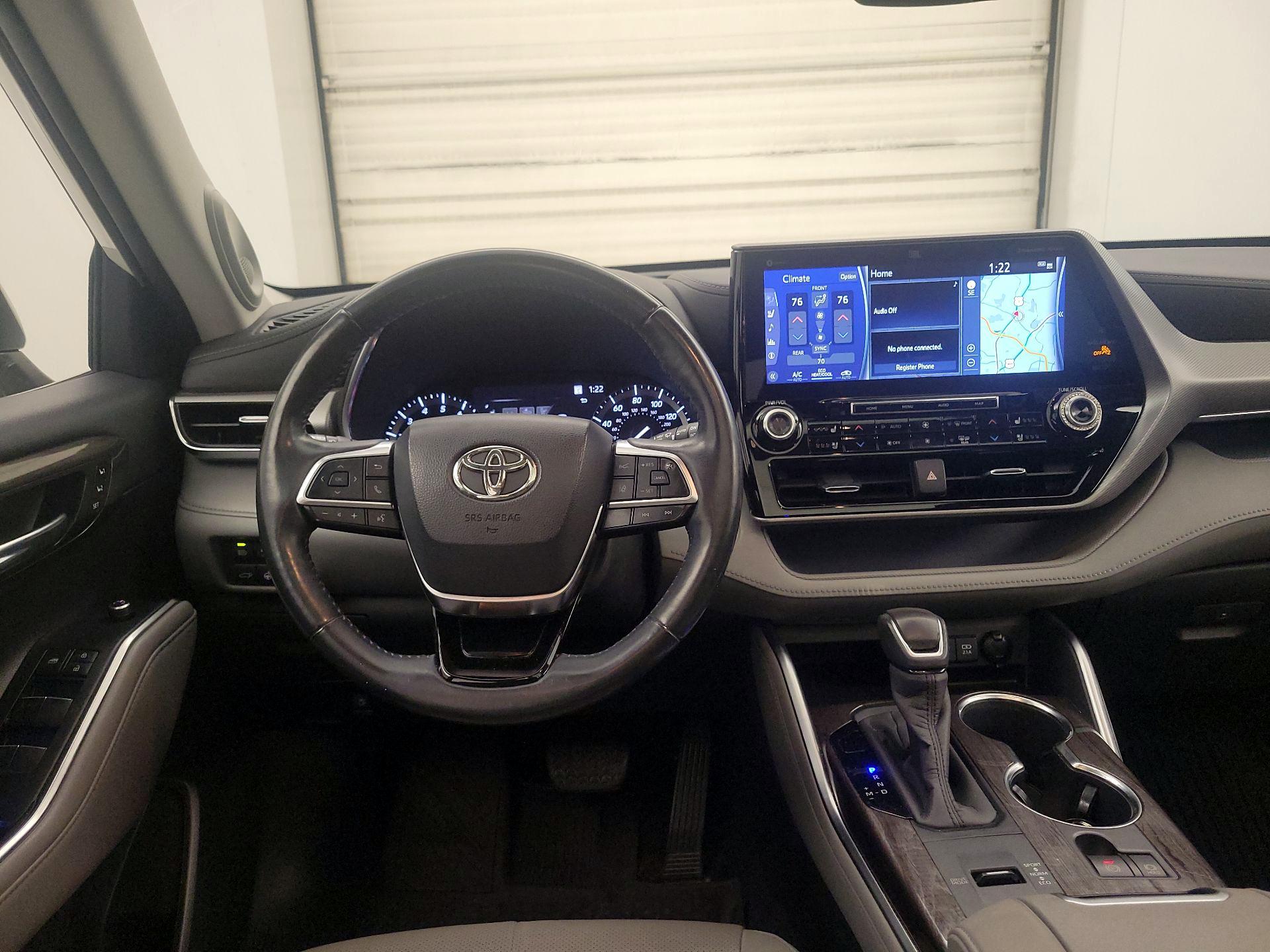 Thumbnail: 2020 Toyota Highlander - 8