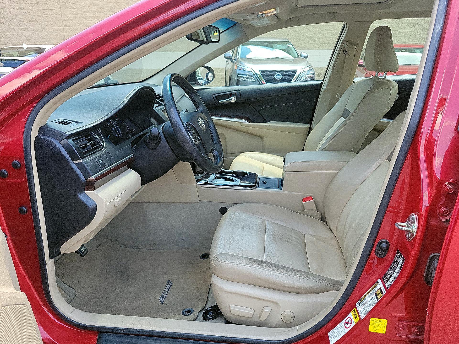 Thumbnail: 2014 Toyota Camry - 9