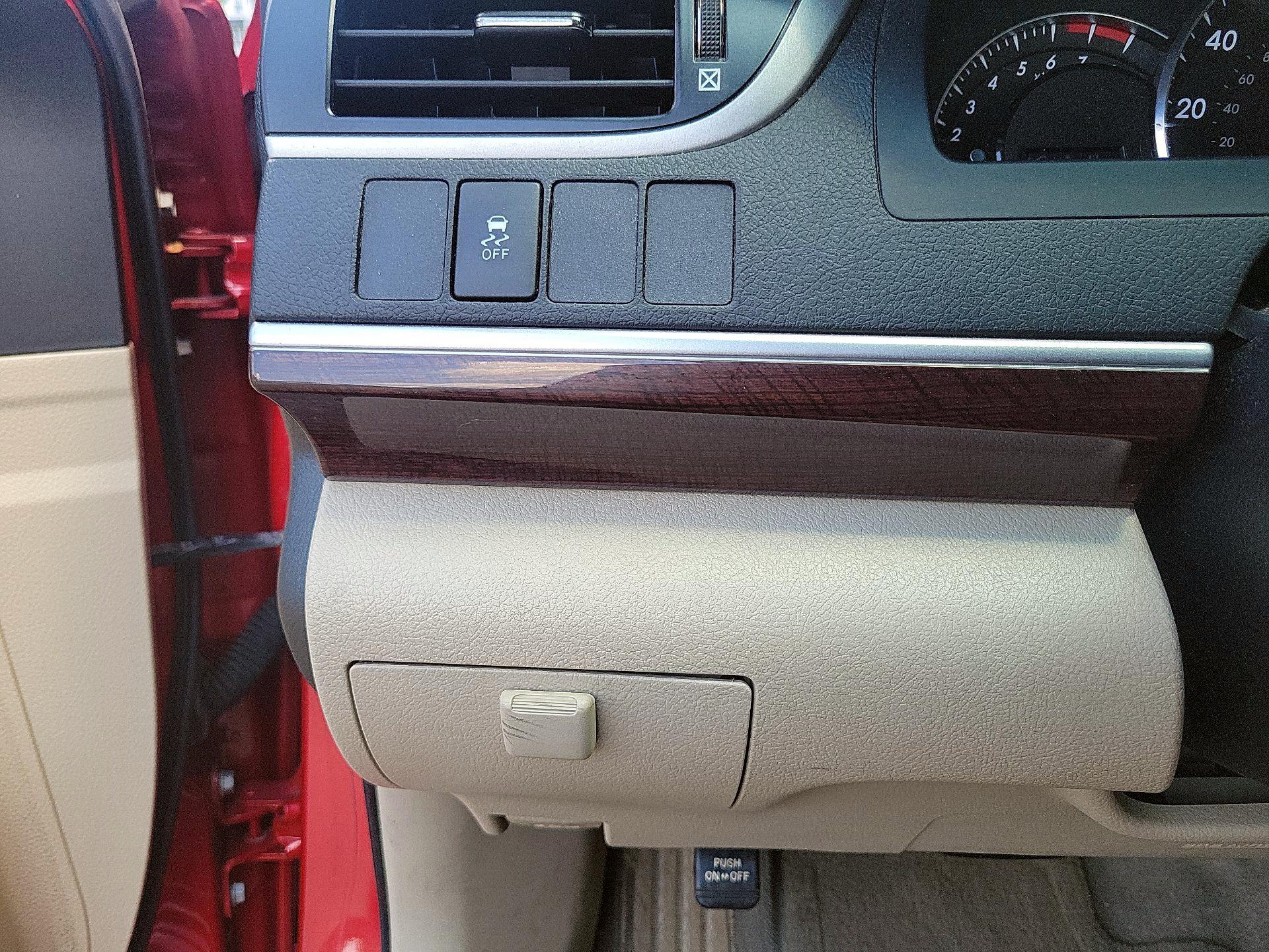 Thumbnail: 2014 Toyota Camry - 11