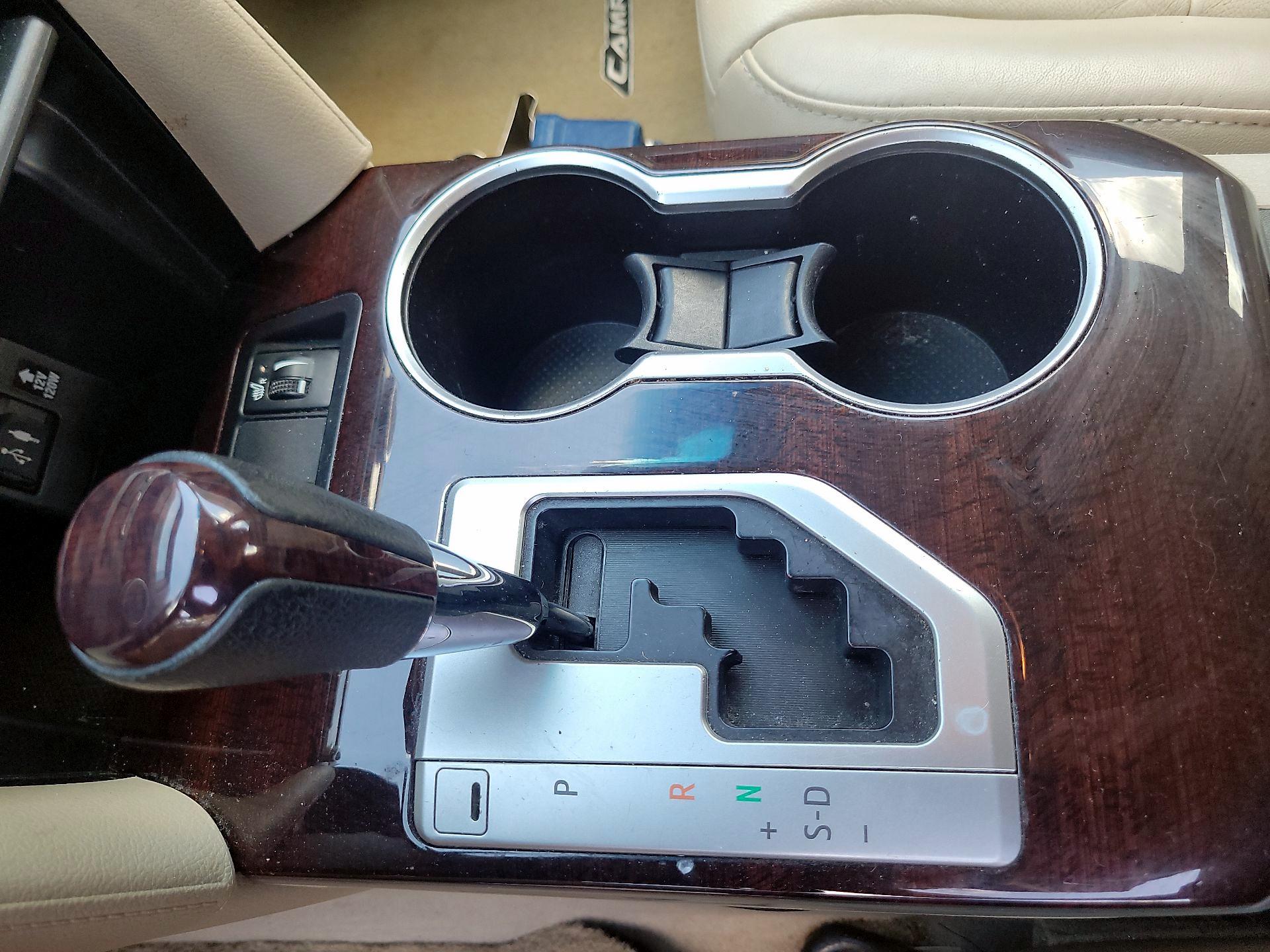 Thumbnail: 2014 Toyota Camry - 15