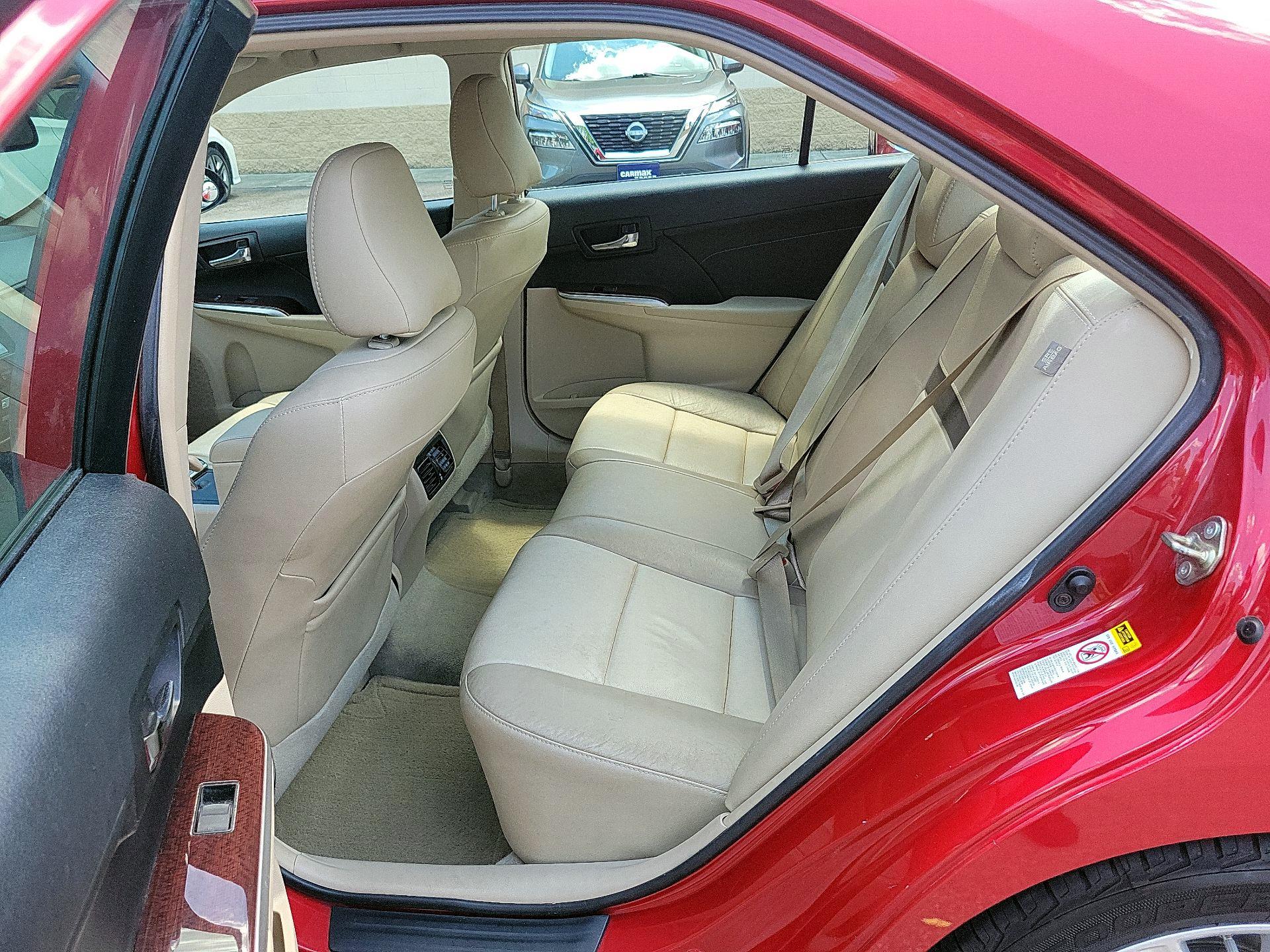 Thumbnail: 2014 Toyota Camry - 18