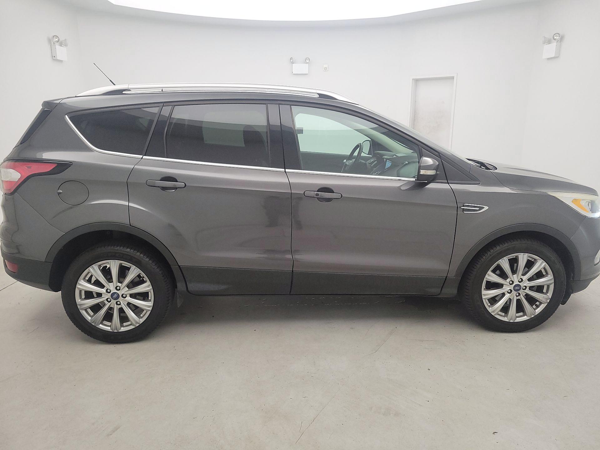 Thumbnail: 2017 Ford Escape - 4