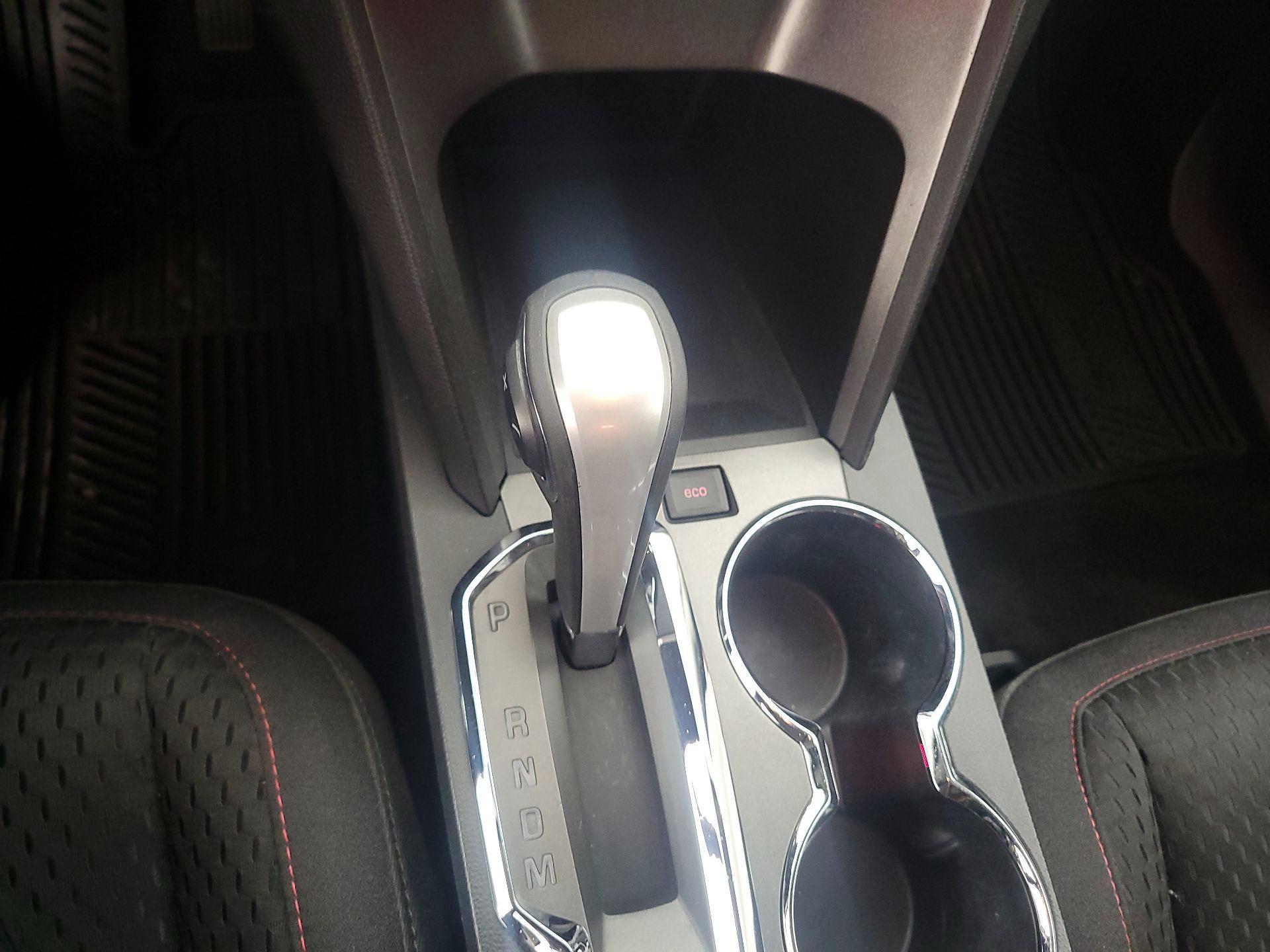 Thumbnail: 2015 GMC Terrain - 17