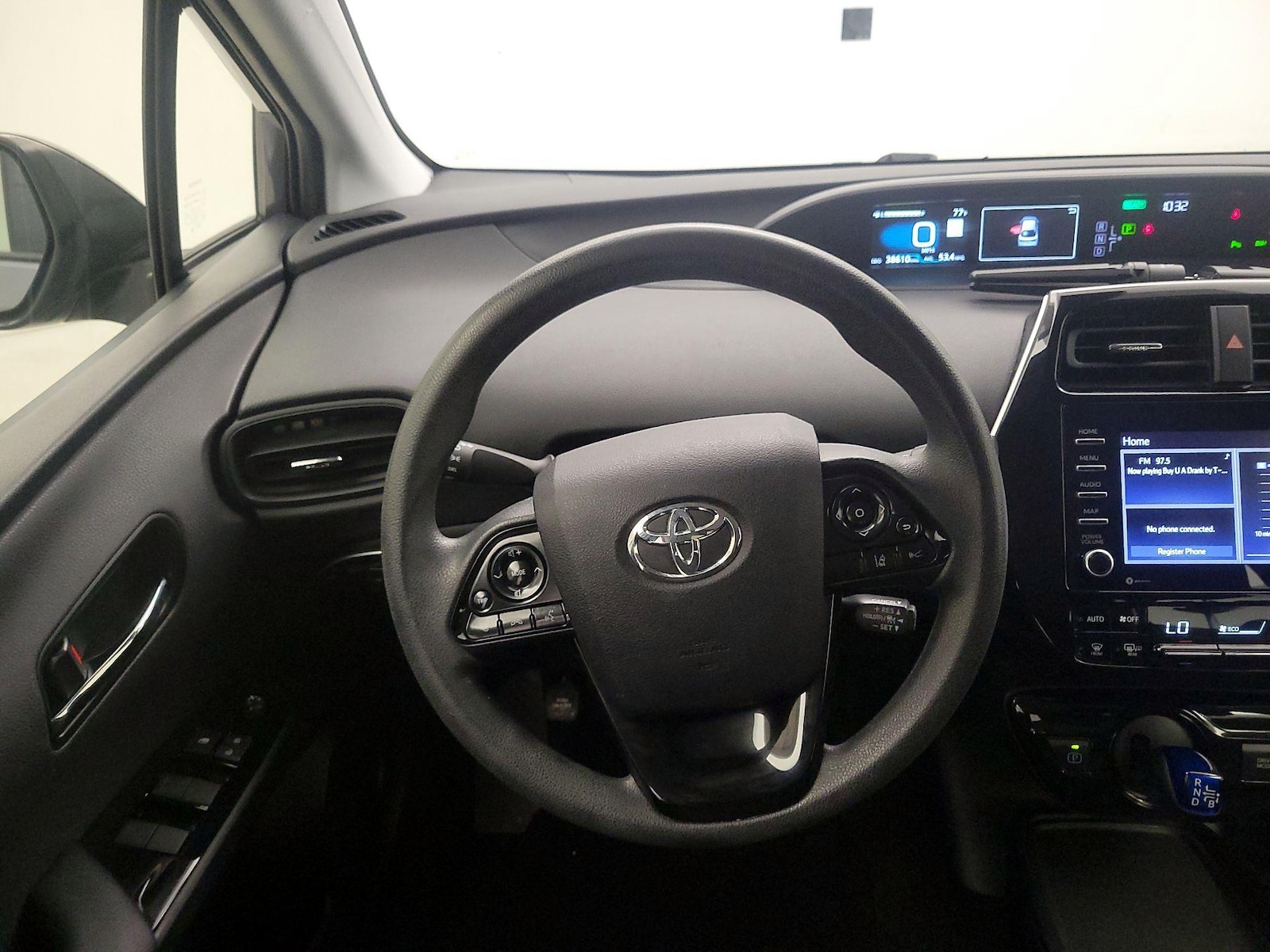2022 Toyota Prius LE - Photo 9