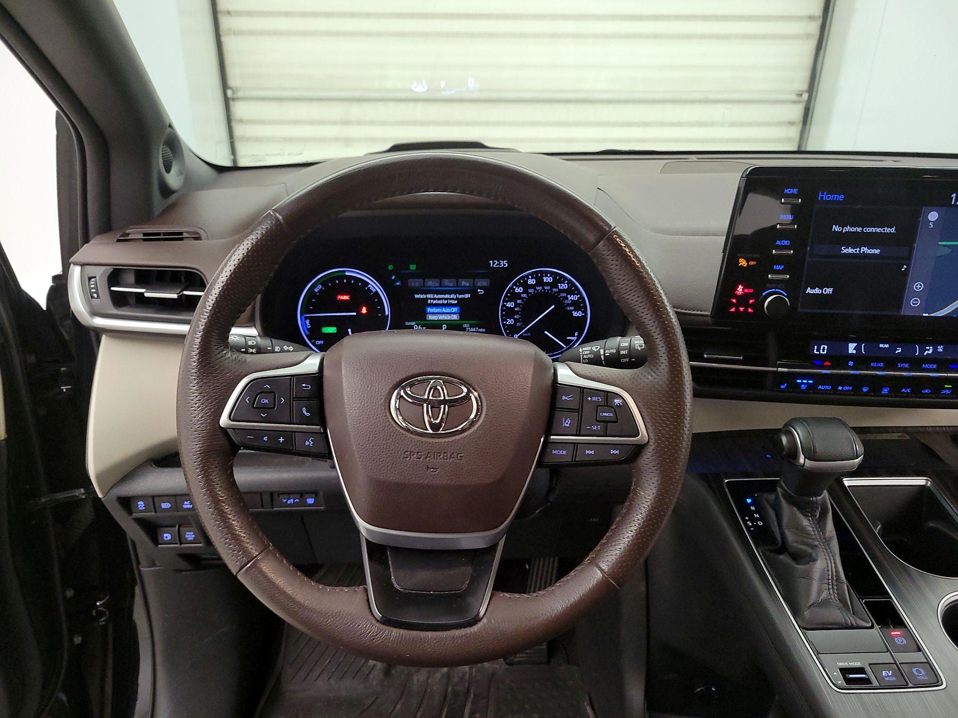 Thumbnail: 2021 Toyota Sienna - 10