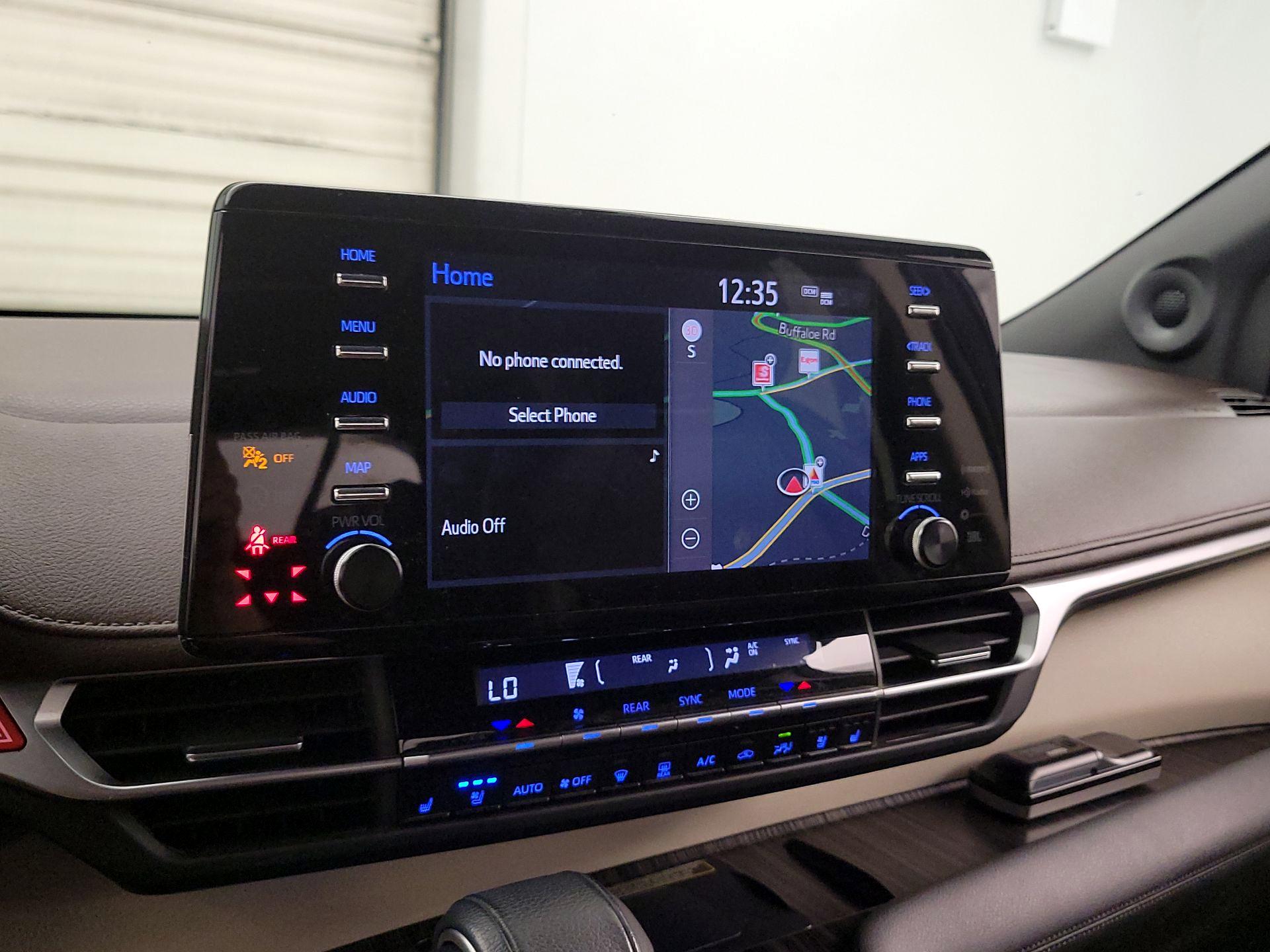 Thumbnail: 2021 Toyota Sienna - 15