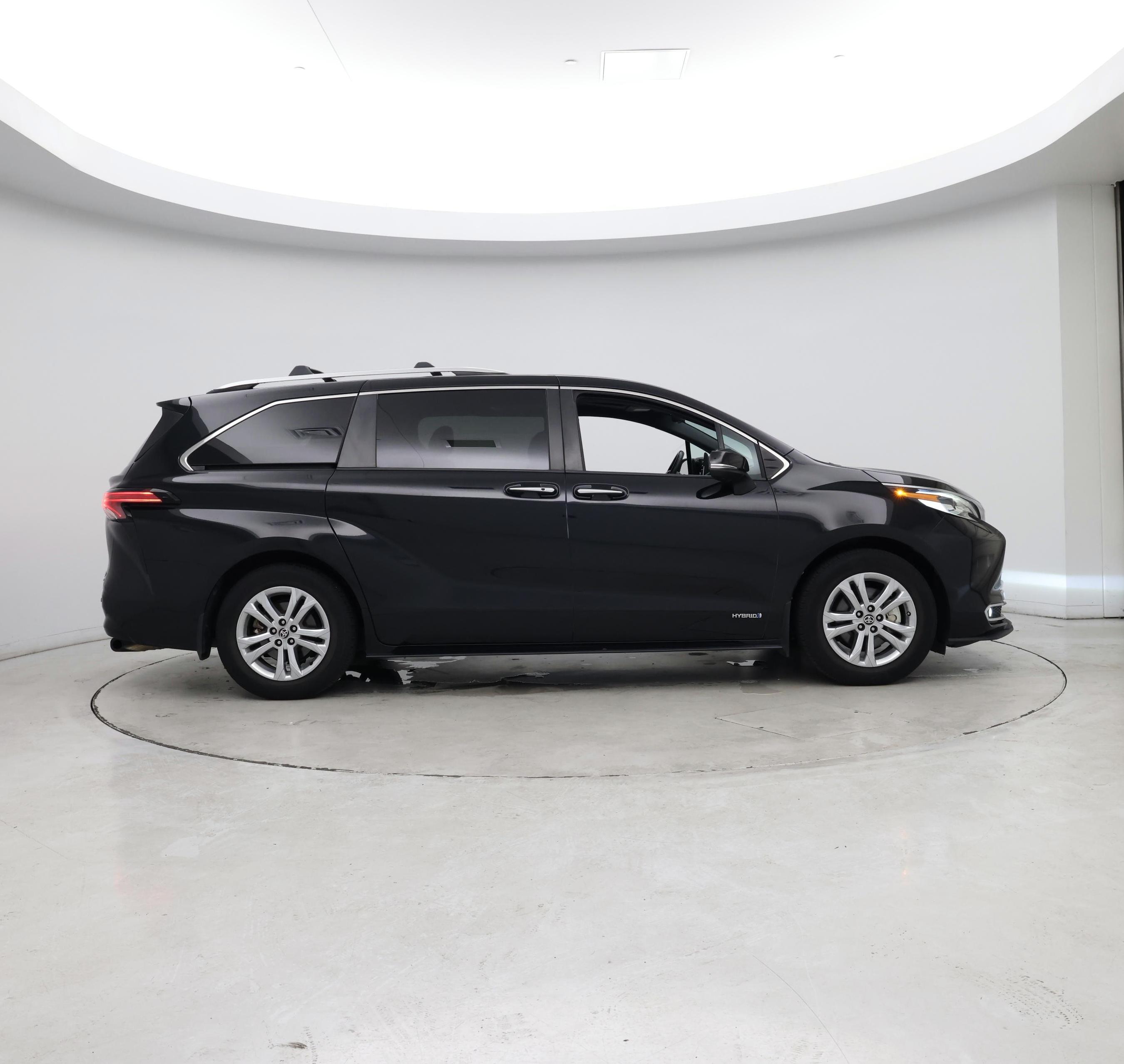 Thumbnail: 2021 Toyota Sienna - 7