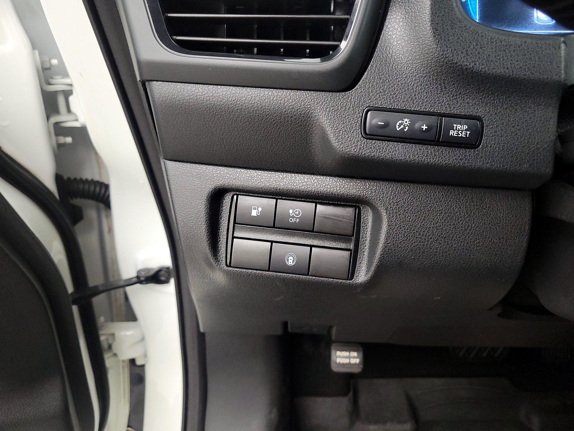 Thumbnail: 2020 Nissan Leaf - 13