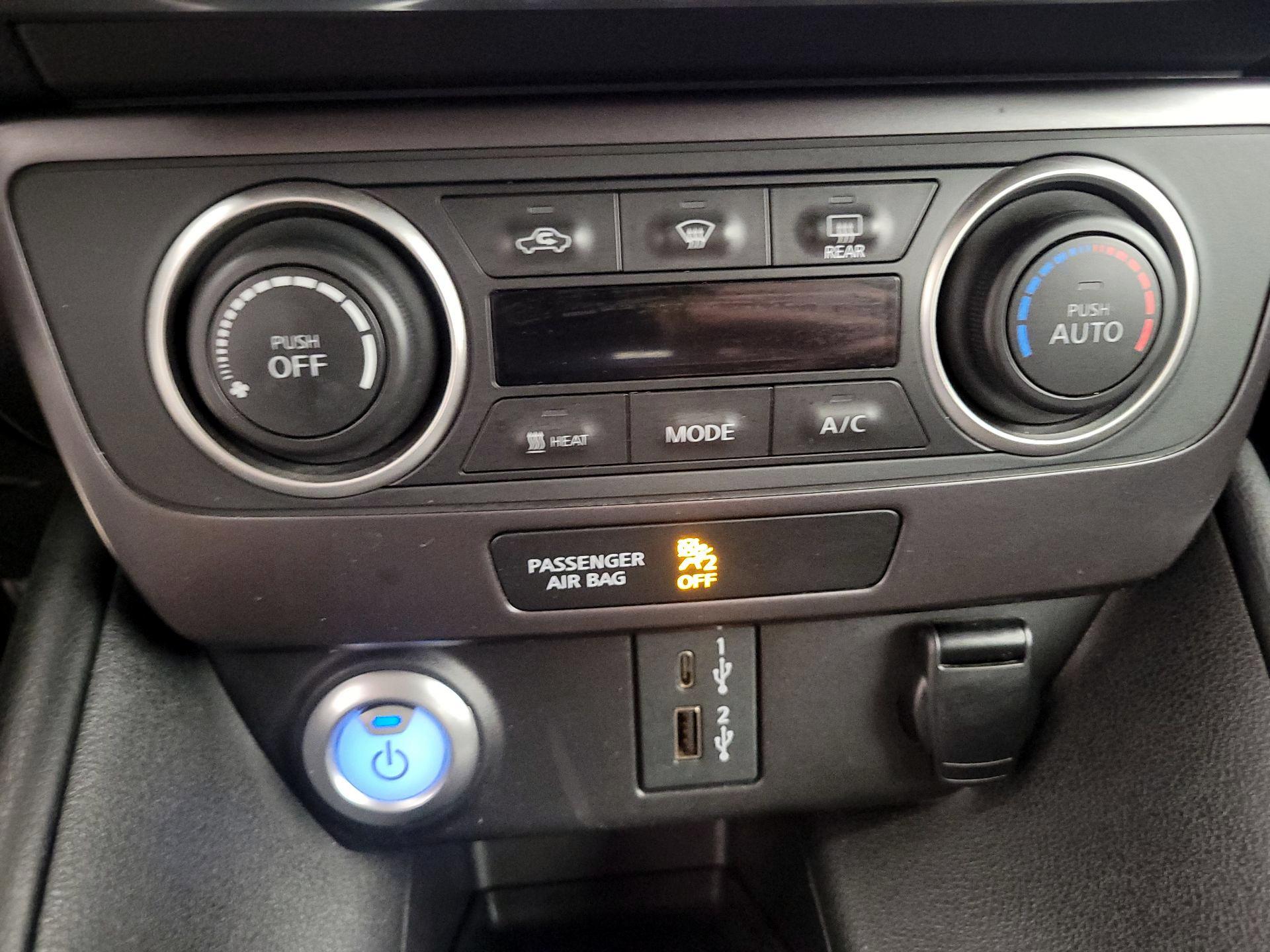 Thumbnail: 2020 Nissan Leaf - 16