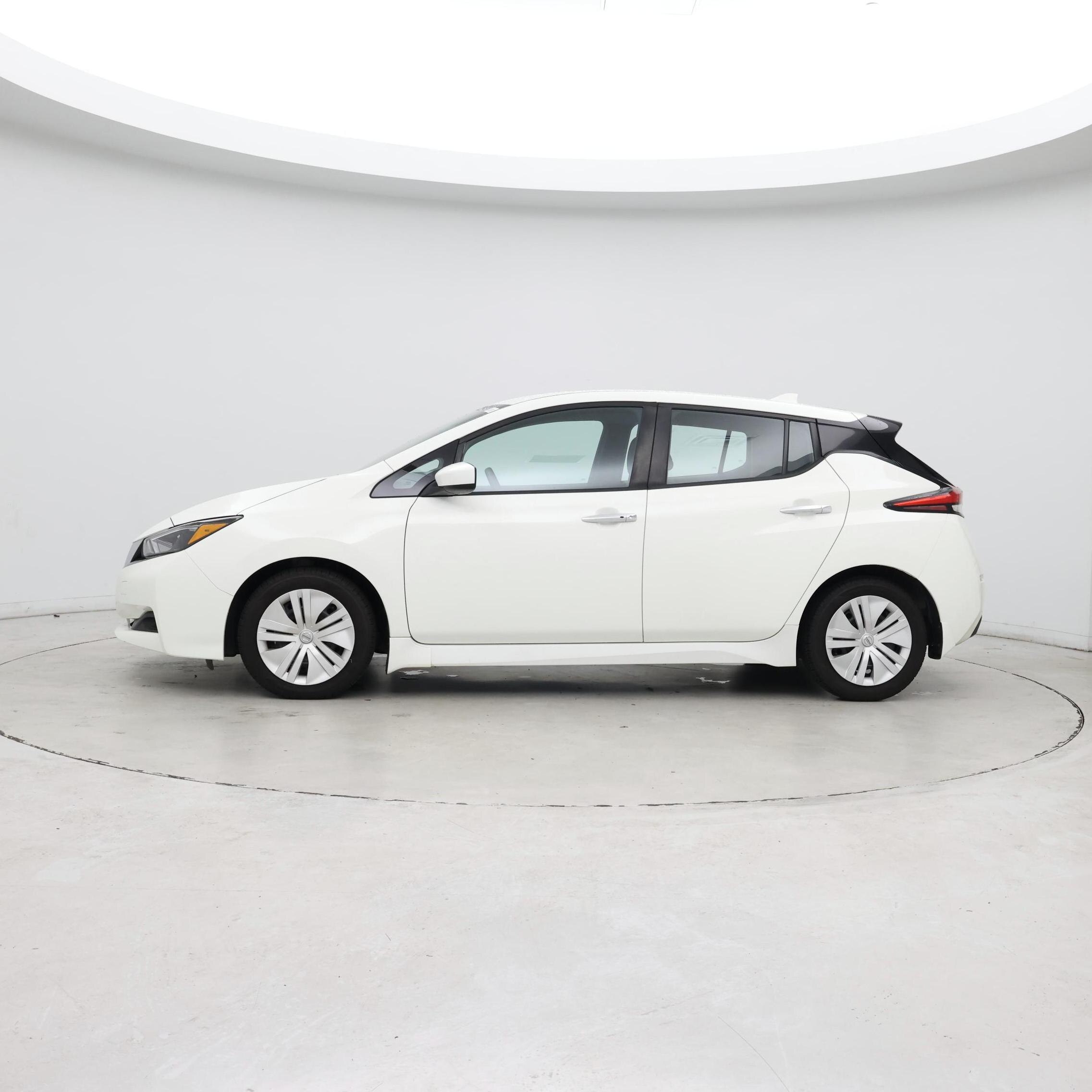 Thumbnail: 2020 Nissan Leaf - 3