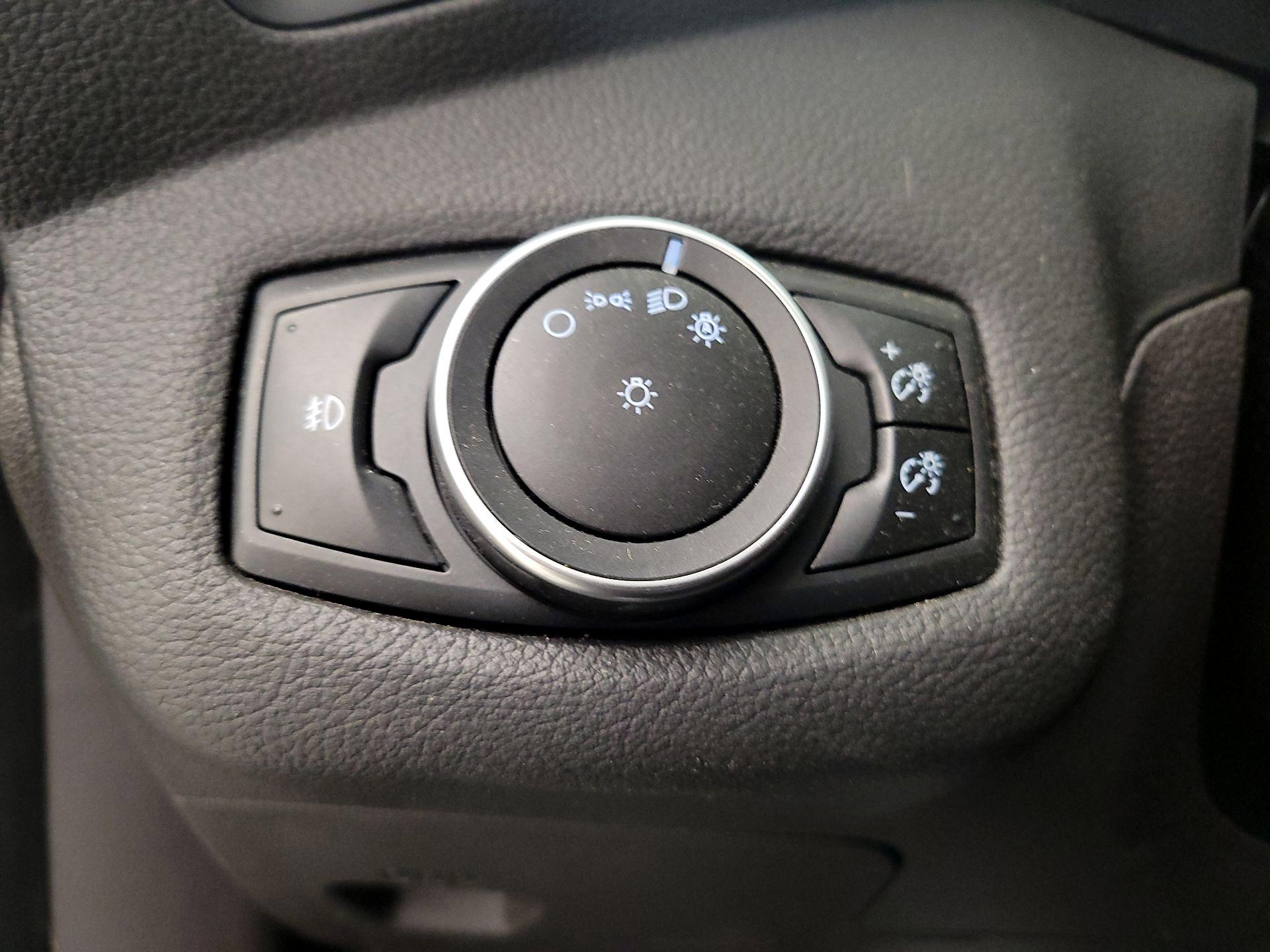 Thumbnail: 2015 Ford C-Max - 13