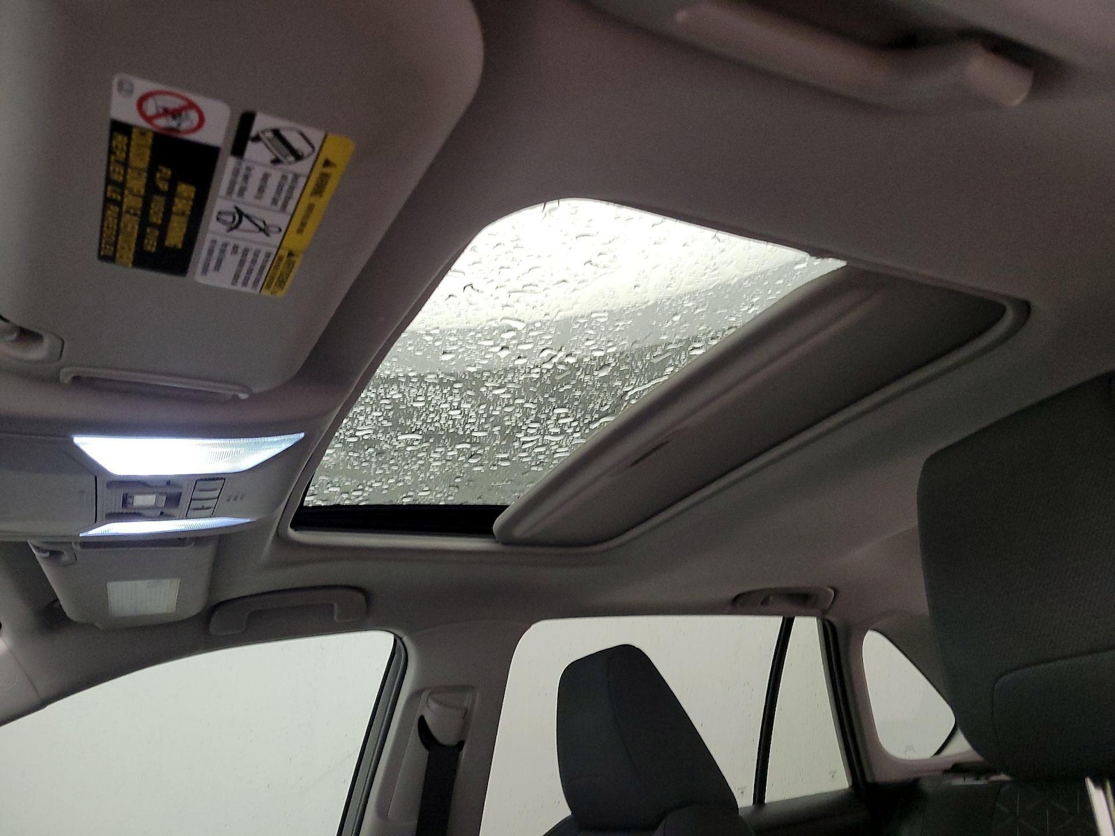 Sunroof(s) & Overhead Airbags