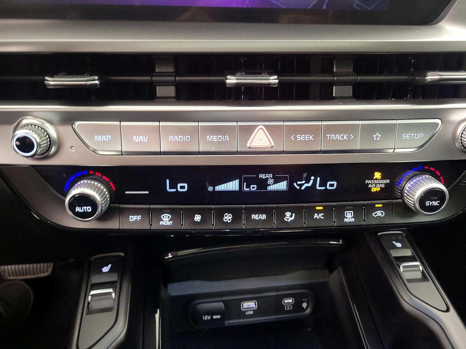 2025 Kia Telluride S - Photo 17