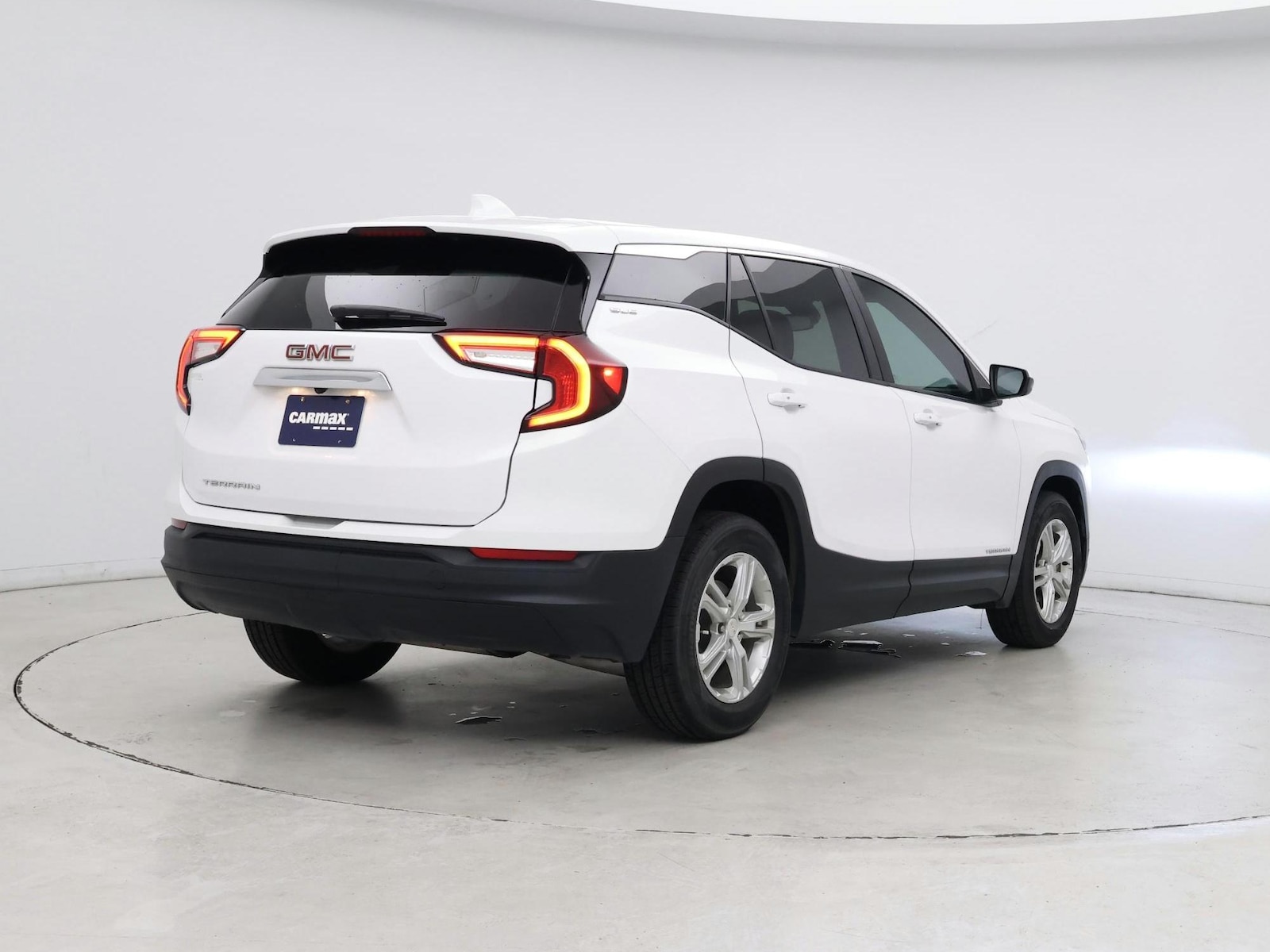 2023 GMC Terrain SLE - Photo 9