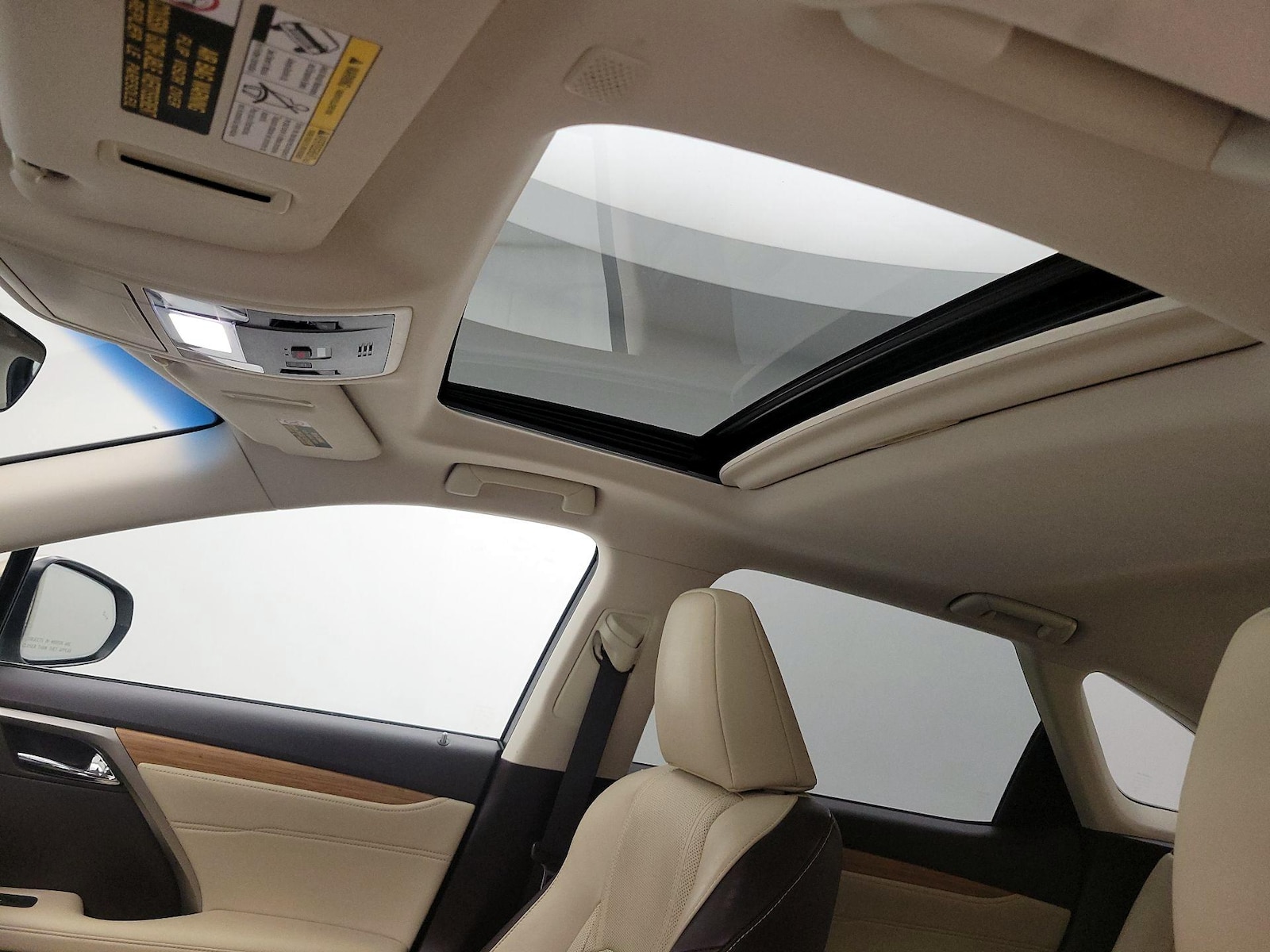 Sunroof(s) & Overhead Airbags
