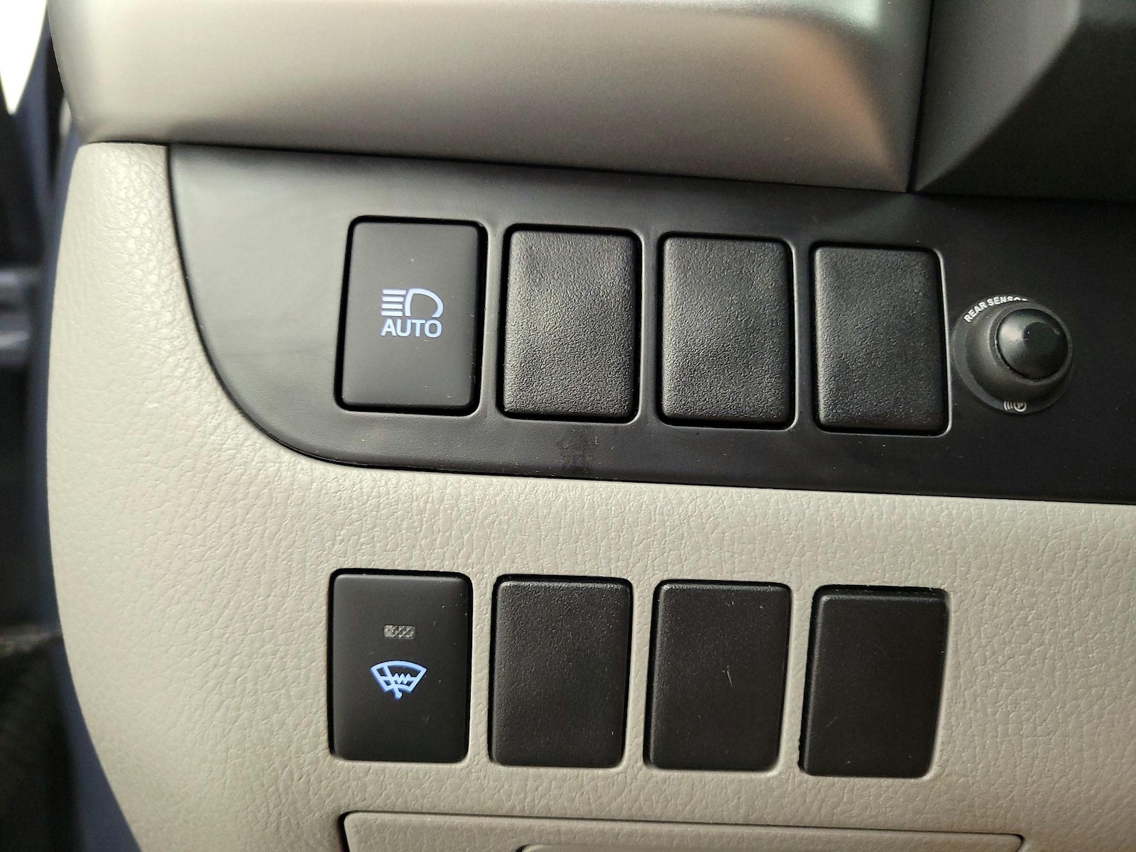 2018 Toyota Highlander LE - Photo 14