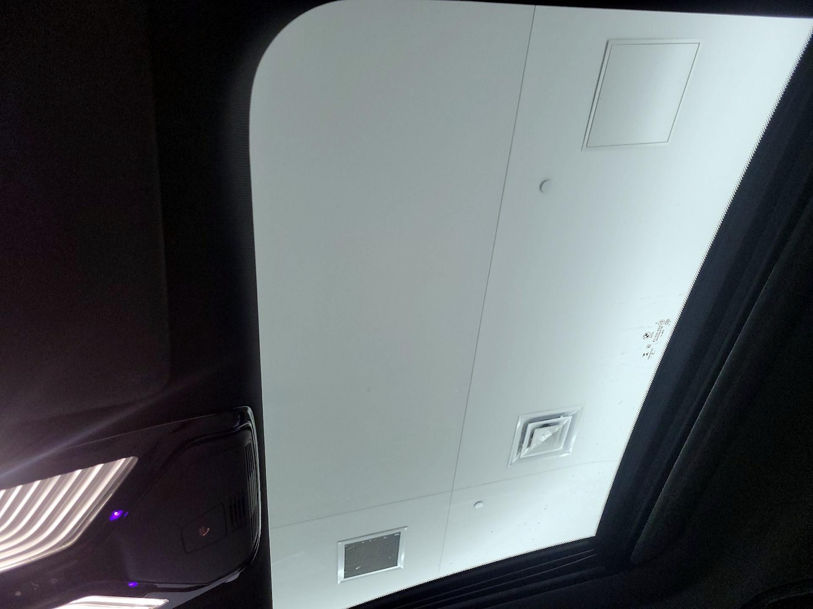 Sunroof(s) & Overhead Airbags